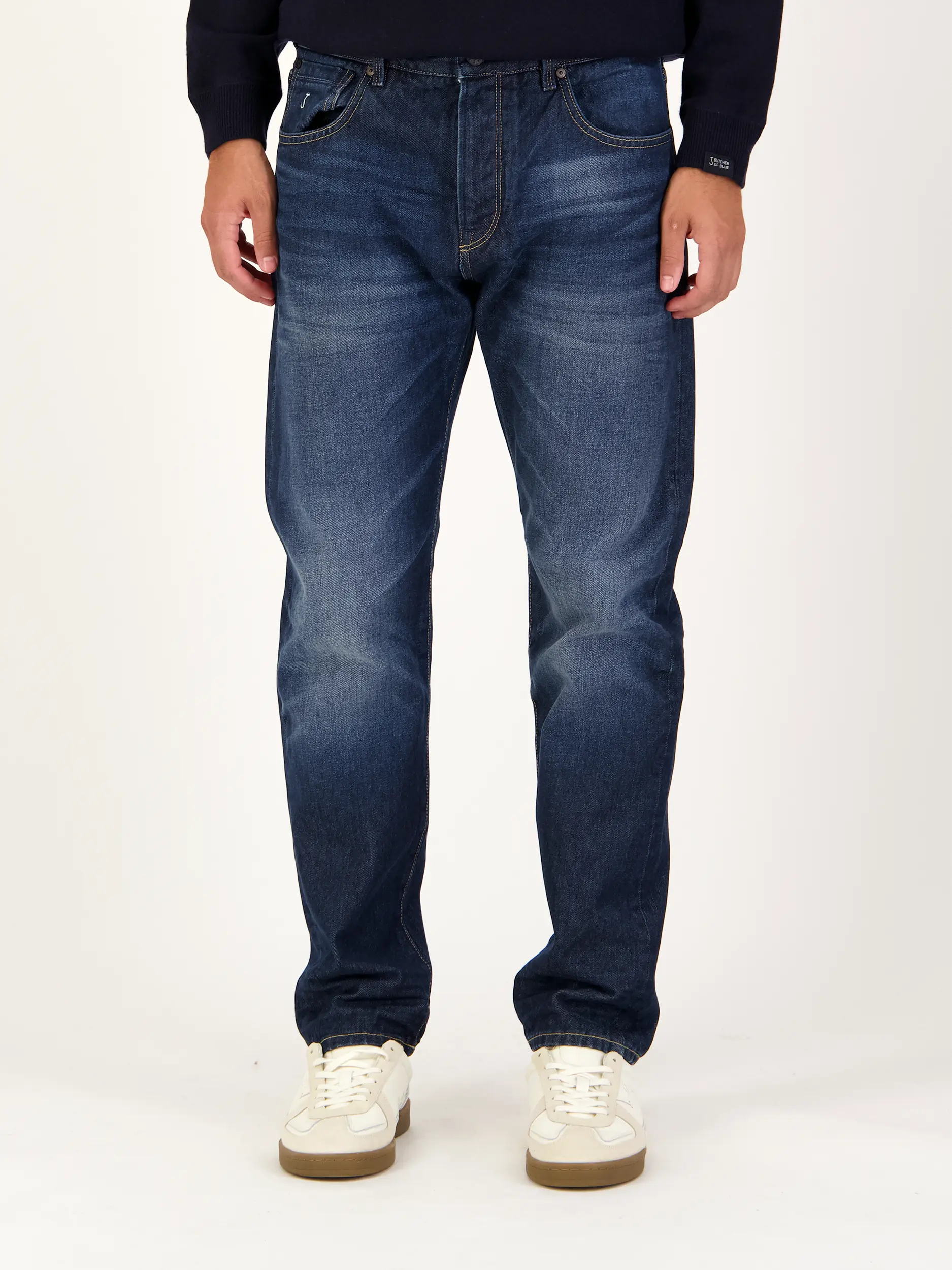 Mid Rise Straight Leg Jeans 'Stockton Straight' - Artikel Vorderseite getragen von einem Modell - Farbe: Blau