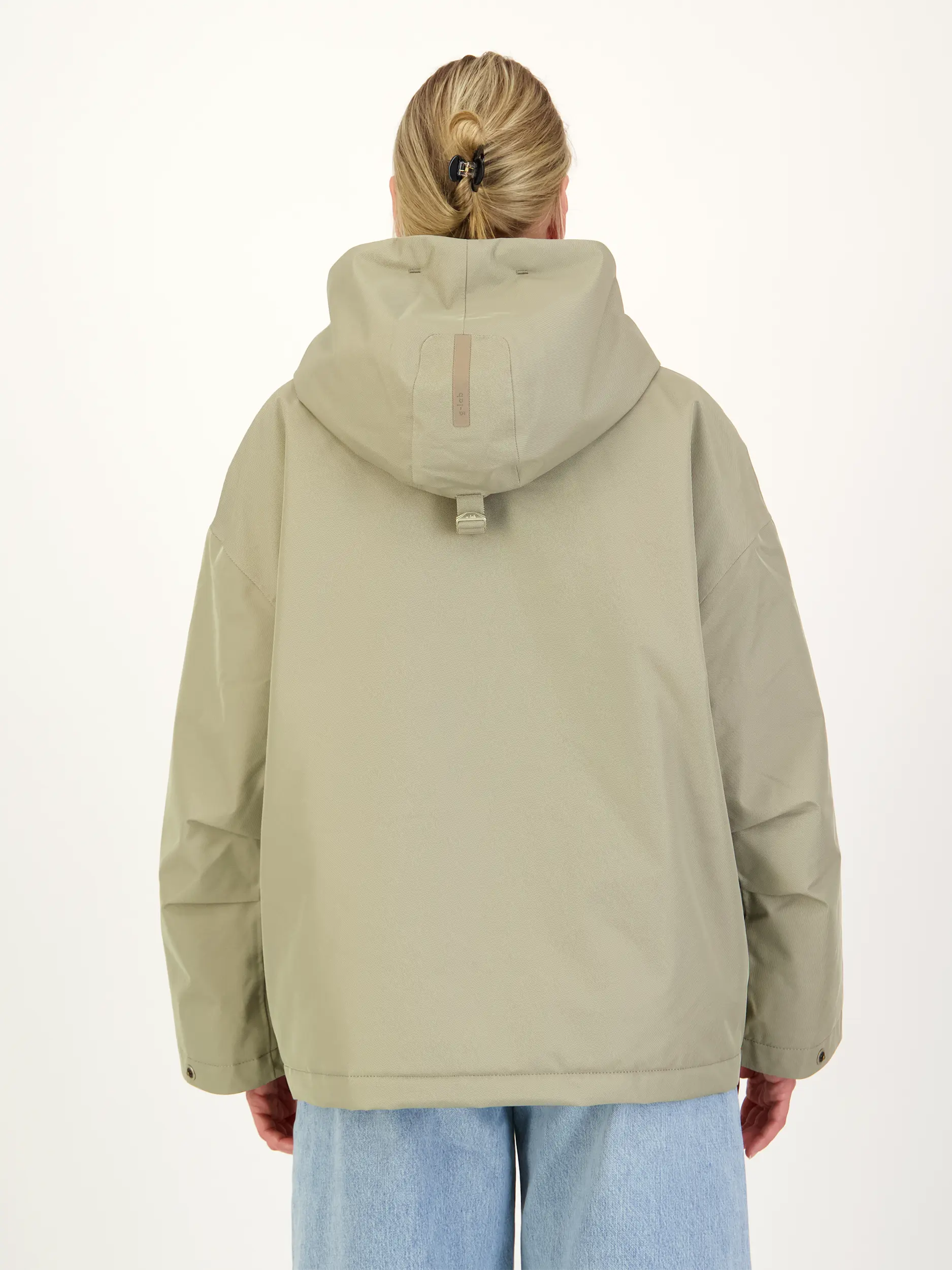 Jacke 'Rosie'  - Artikel Rückseite getragen von einem Modell - Farbe: Grün