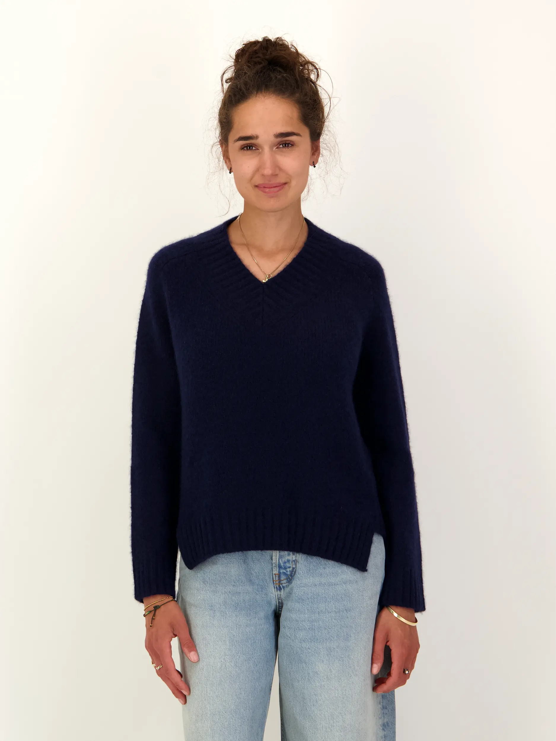 Pullover aus Kaschmir - Artikel Vorderseite getragen von einem Modell
