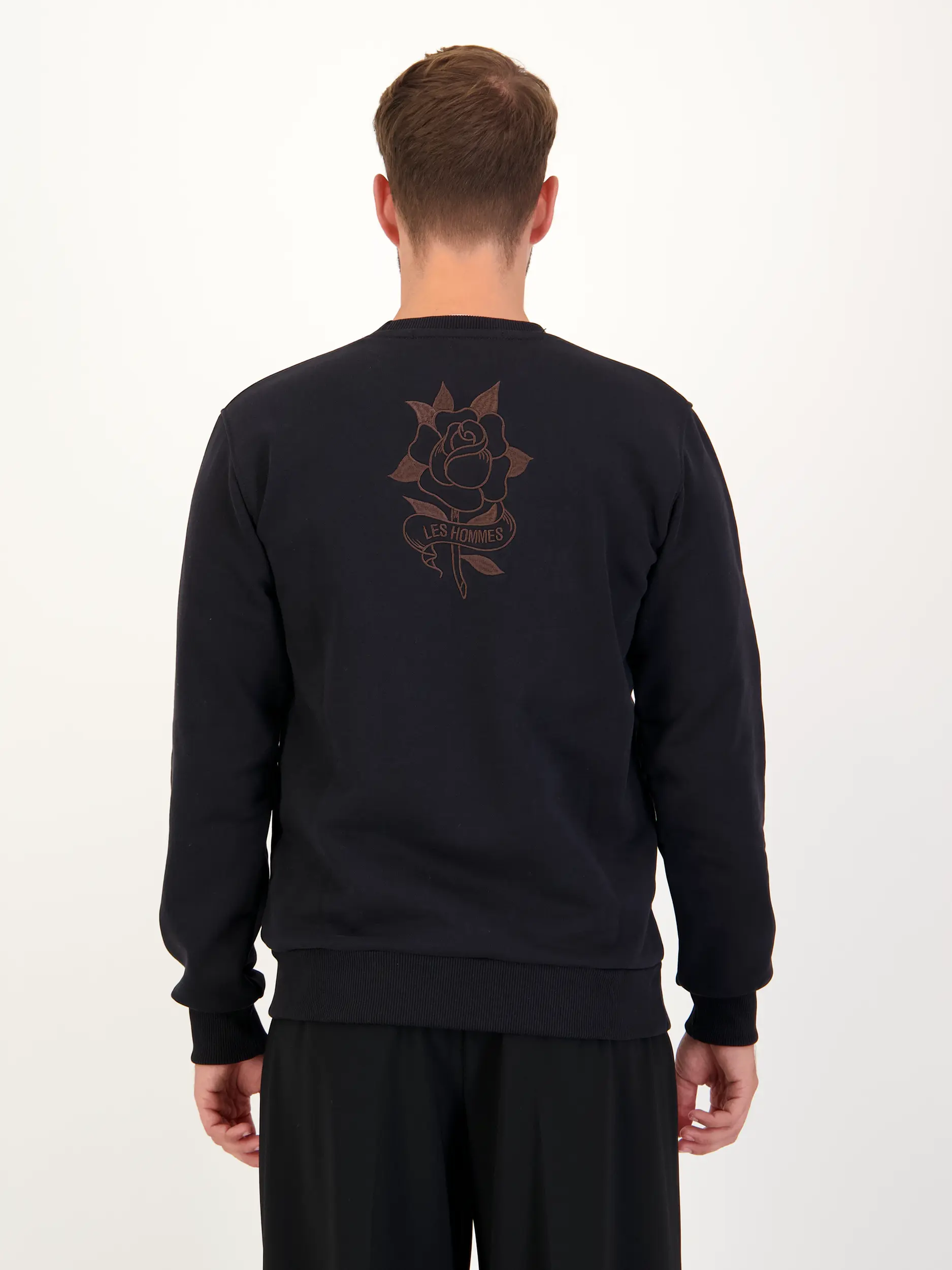 Sweatshirt - Artikel Rückseite getragen von einem Modell - Farbe: Schwarz