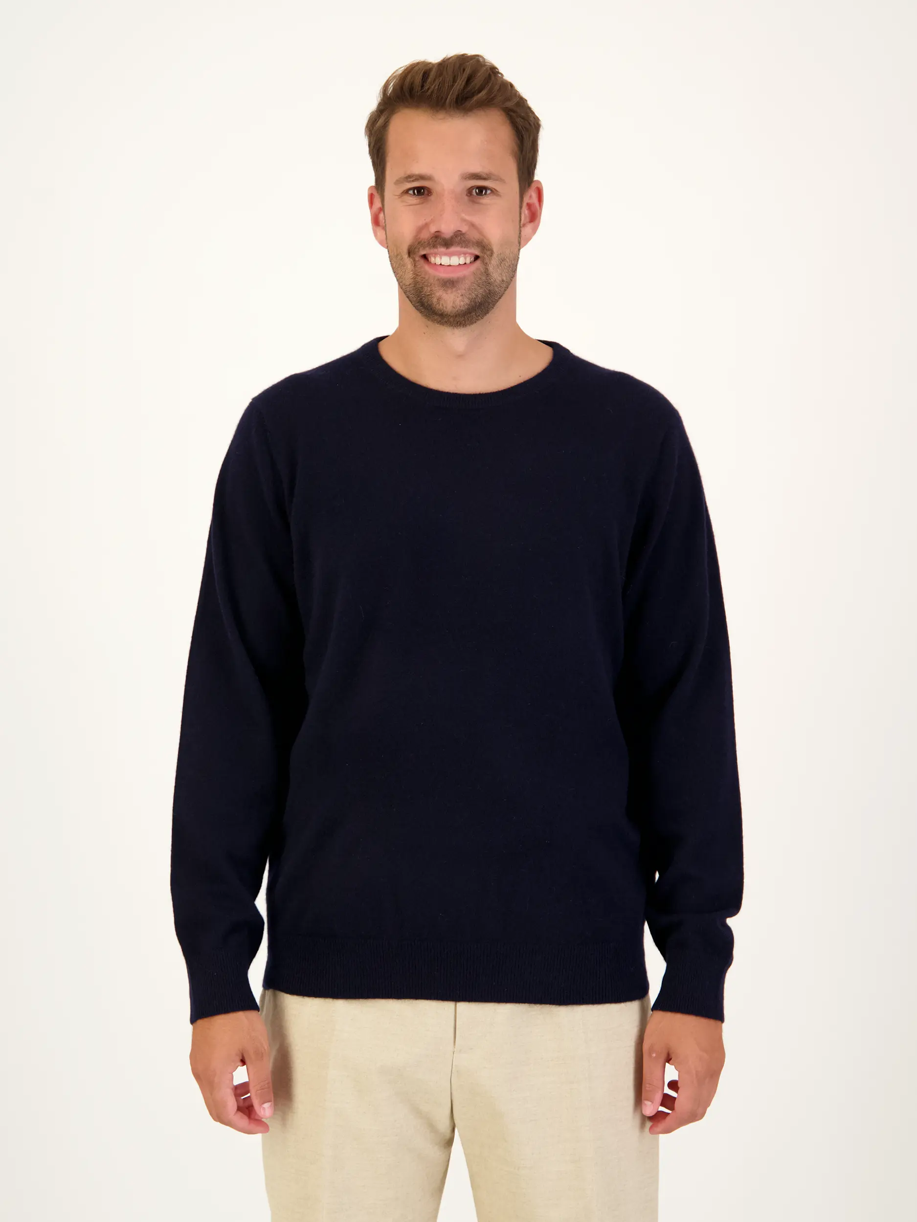 Pullover aus Kaschmir langarm - Artikel Vorderseite getragen von einem Modell - Farbe: Blau