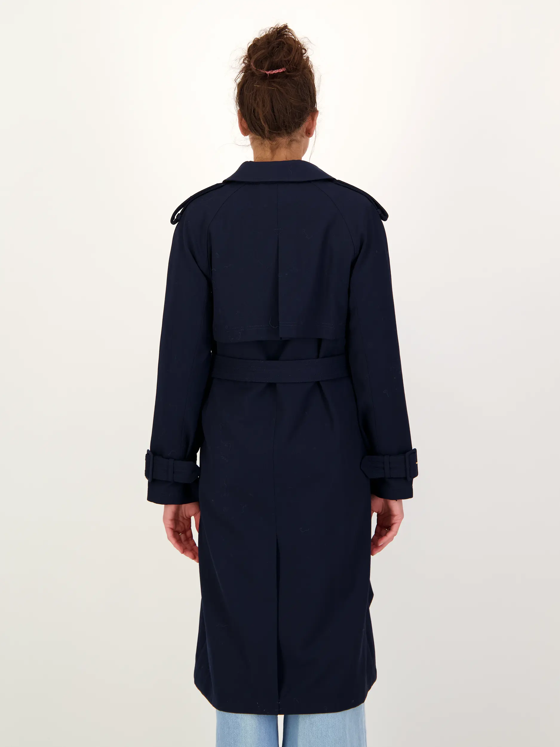 Mantel 'Conneley Dickey Trench' - Artikel Rückseite getragen von einem Modell - Farbe: Blau