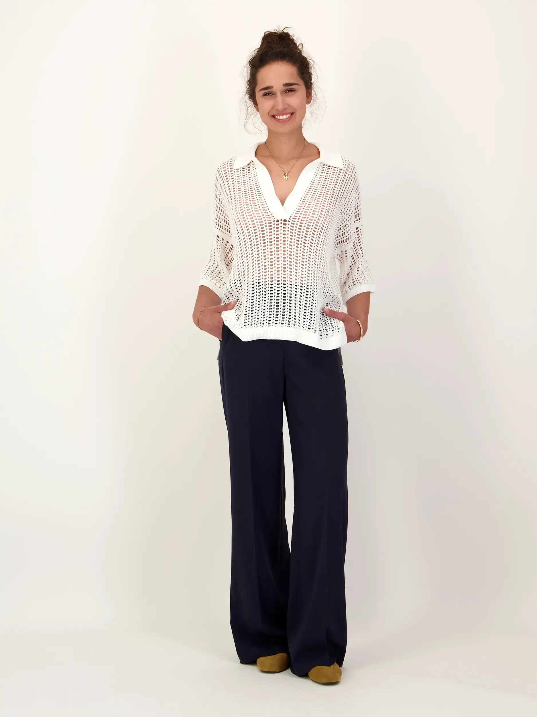 Business Hose - Artikel Teil eines Outfits getragen von einem Modell - Farbe: Blau