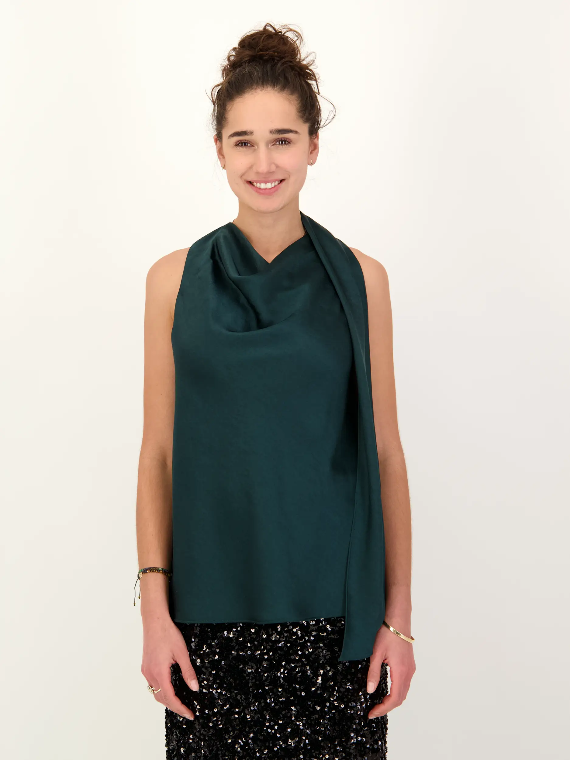 Bluse ärmellos - Artikel Vorderseite getragen von einem Modell - Farbe: Grün