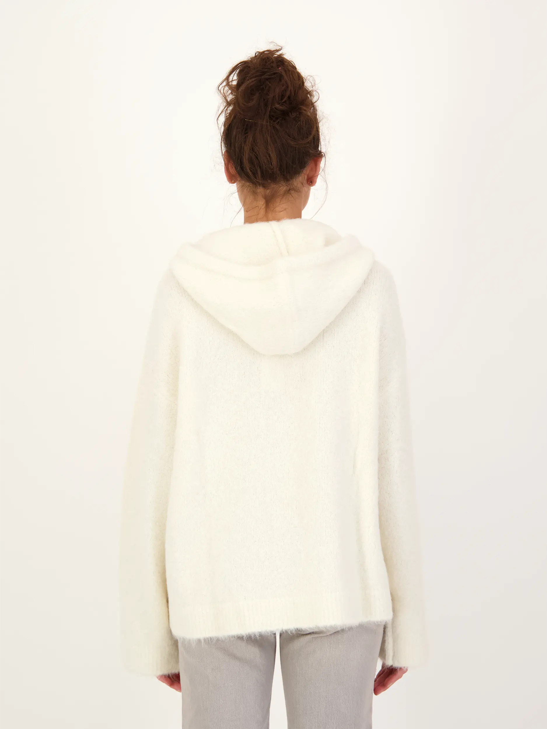 Pullover 'Sajeanne' aus Alpaka langarm - Artikel Rückseite getragen von einem Modell - Farbe: Creme