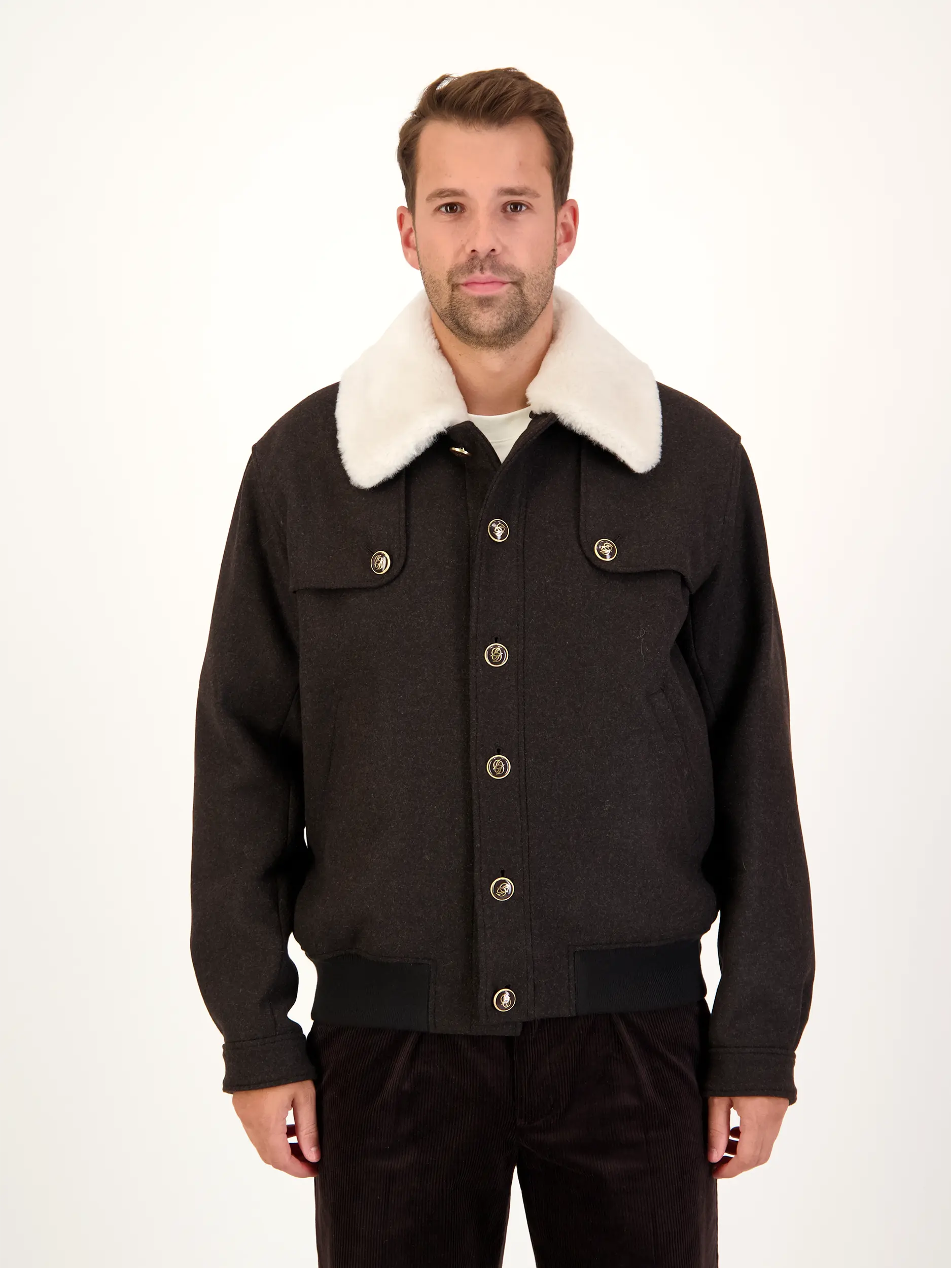 Jacke  - Artikel Vorderseite getragen von einem Modell - Farbe: Braun