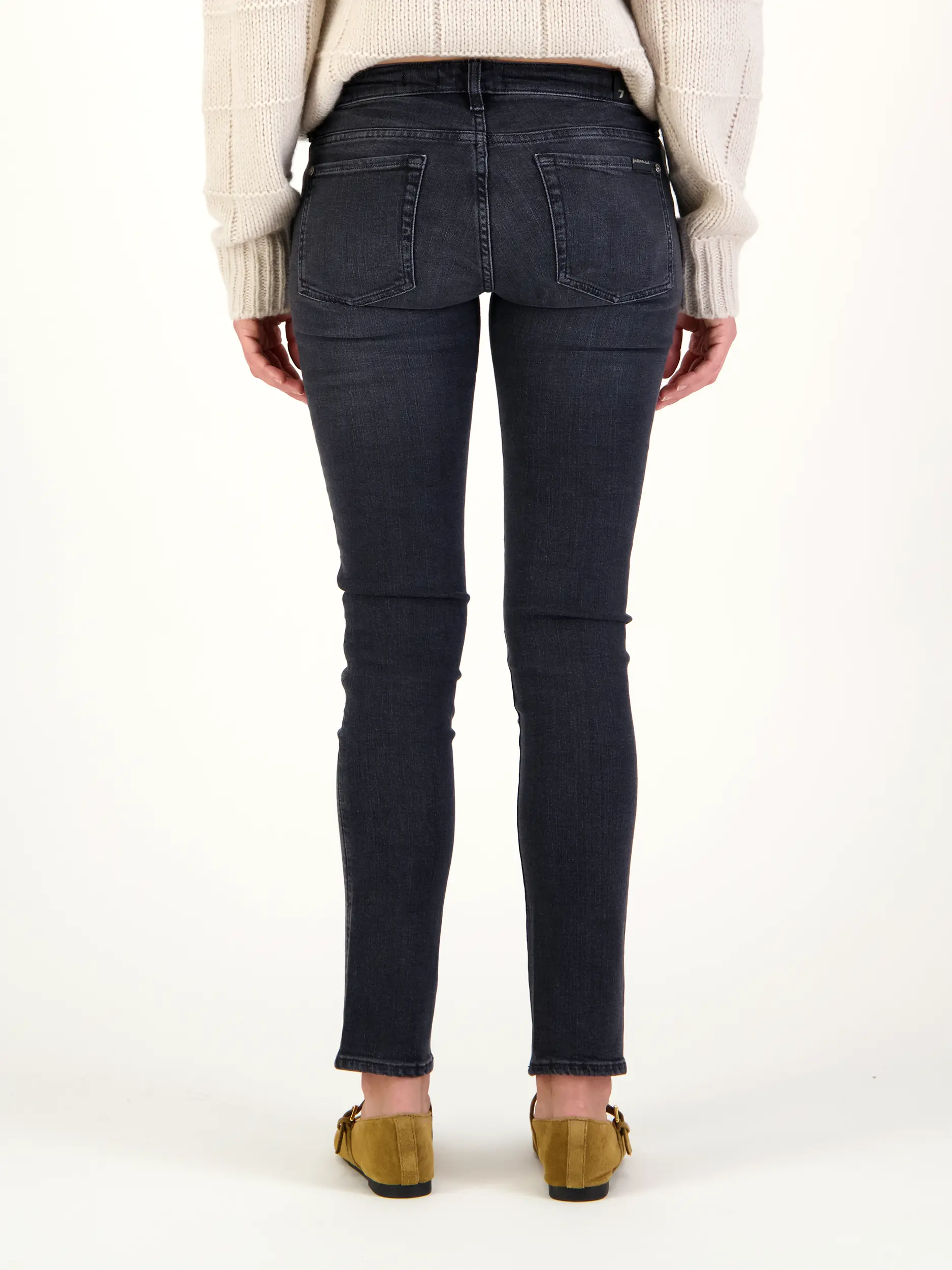 Low Rise Skinny Fit Jeans 'Low Skinny' - Artikel Rückseite getragen von einem Modell