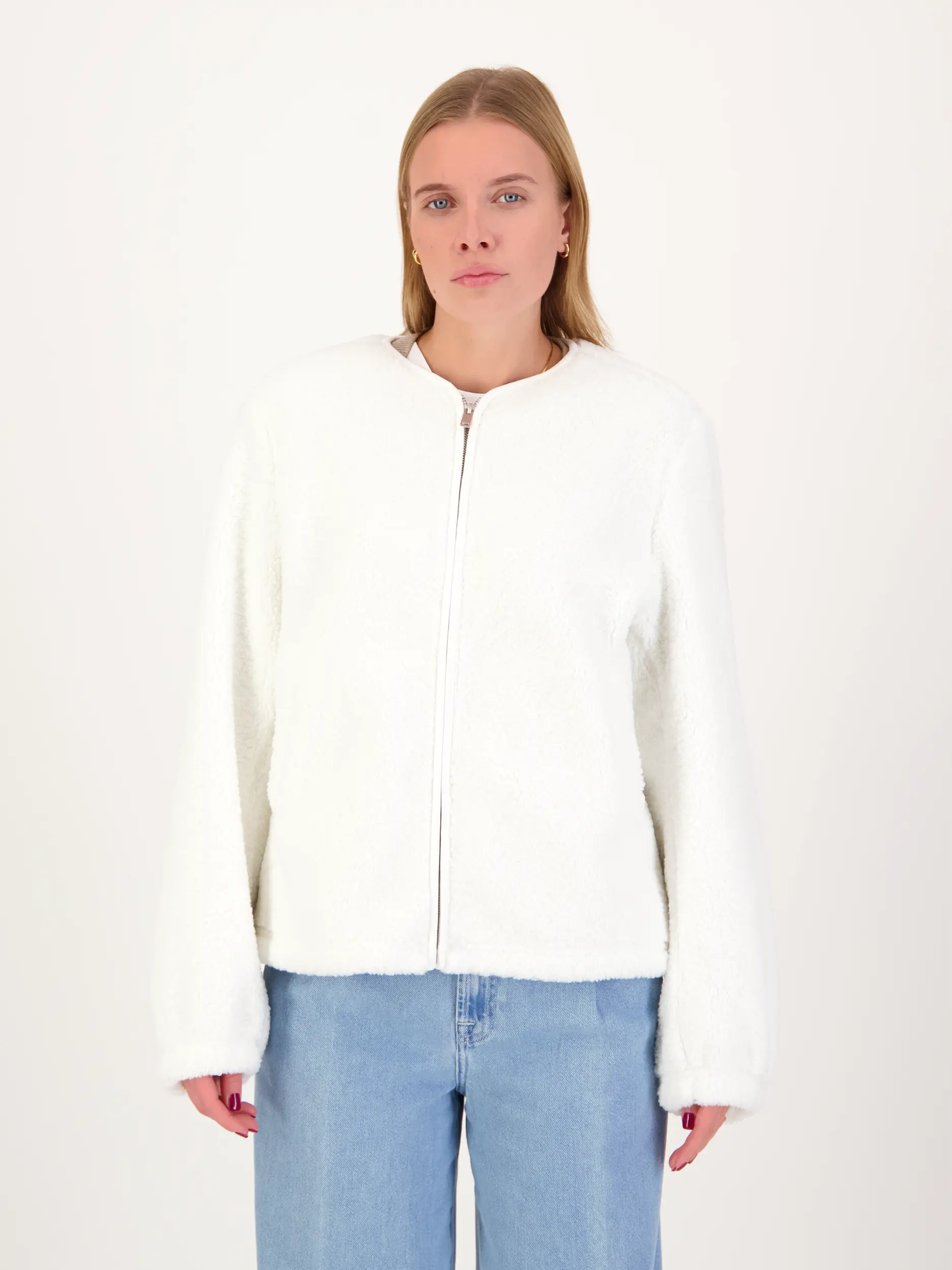 Teddyjacke 'Saautumn' - Artikel Vorderseite getragen von einem Modell - Farbe: Creme