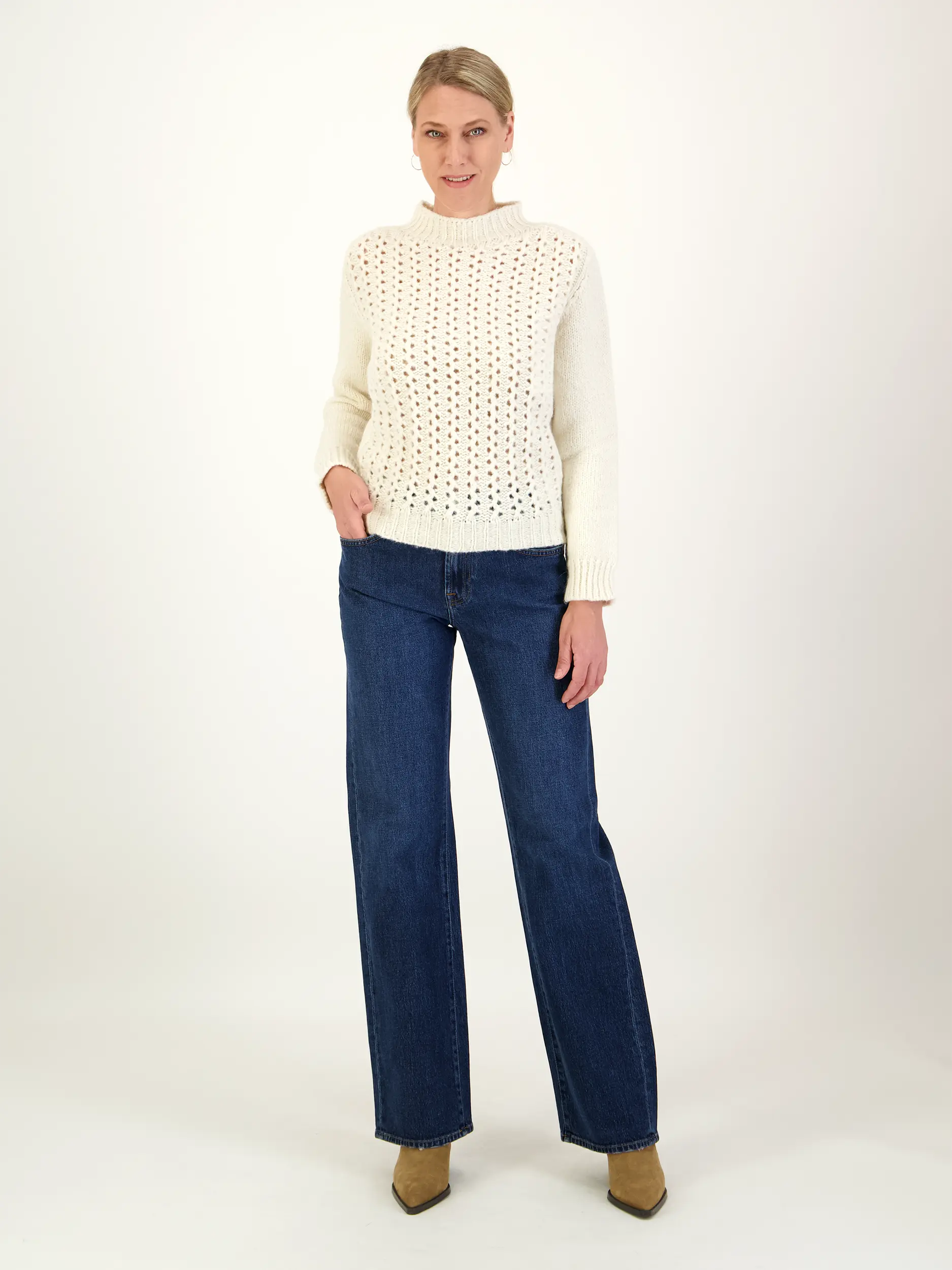 Pullover aus Alpaka-Mix langarm - Artikel Teil eines Outfits getragen von einem Modell