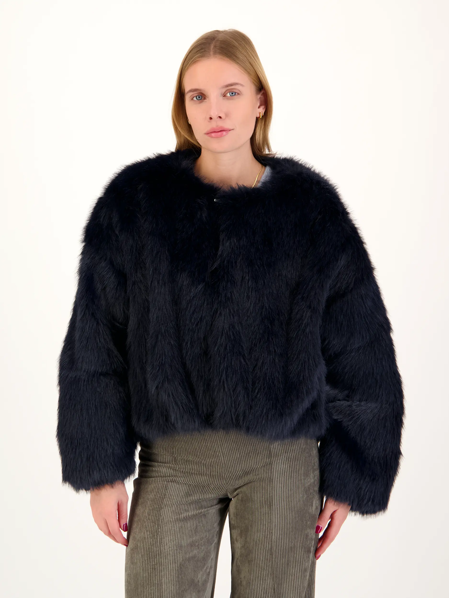 Jacke 'Kilchurn' - Artikel Vorderseite getragen von einem Modell - Farbe: Blau