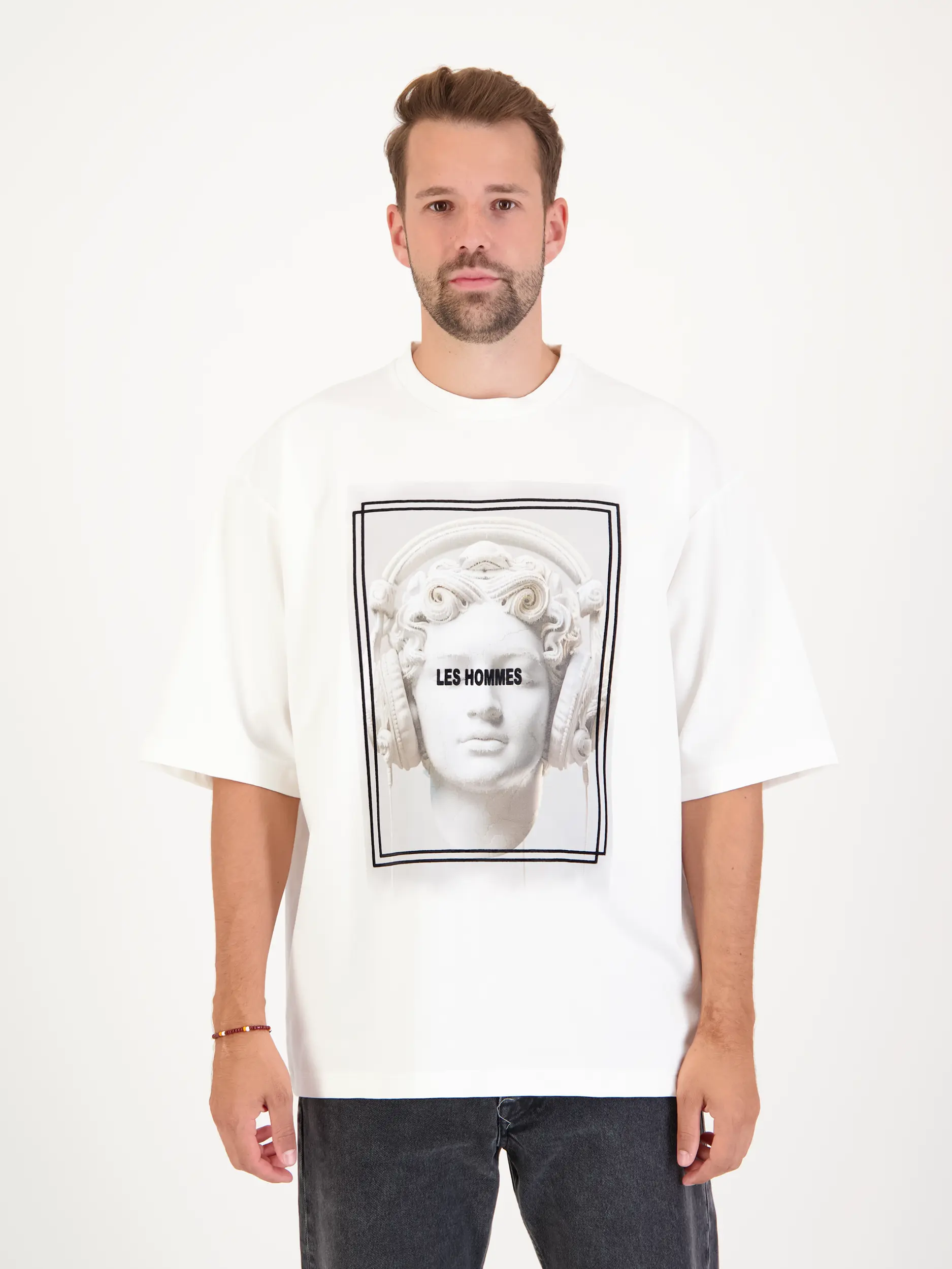 T-Shirt - Artikel Vorderseite getragen von einem Modell - Farbe: Weiß