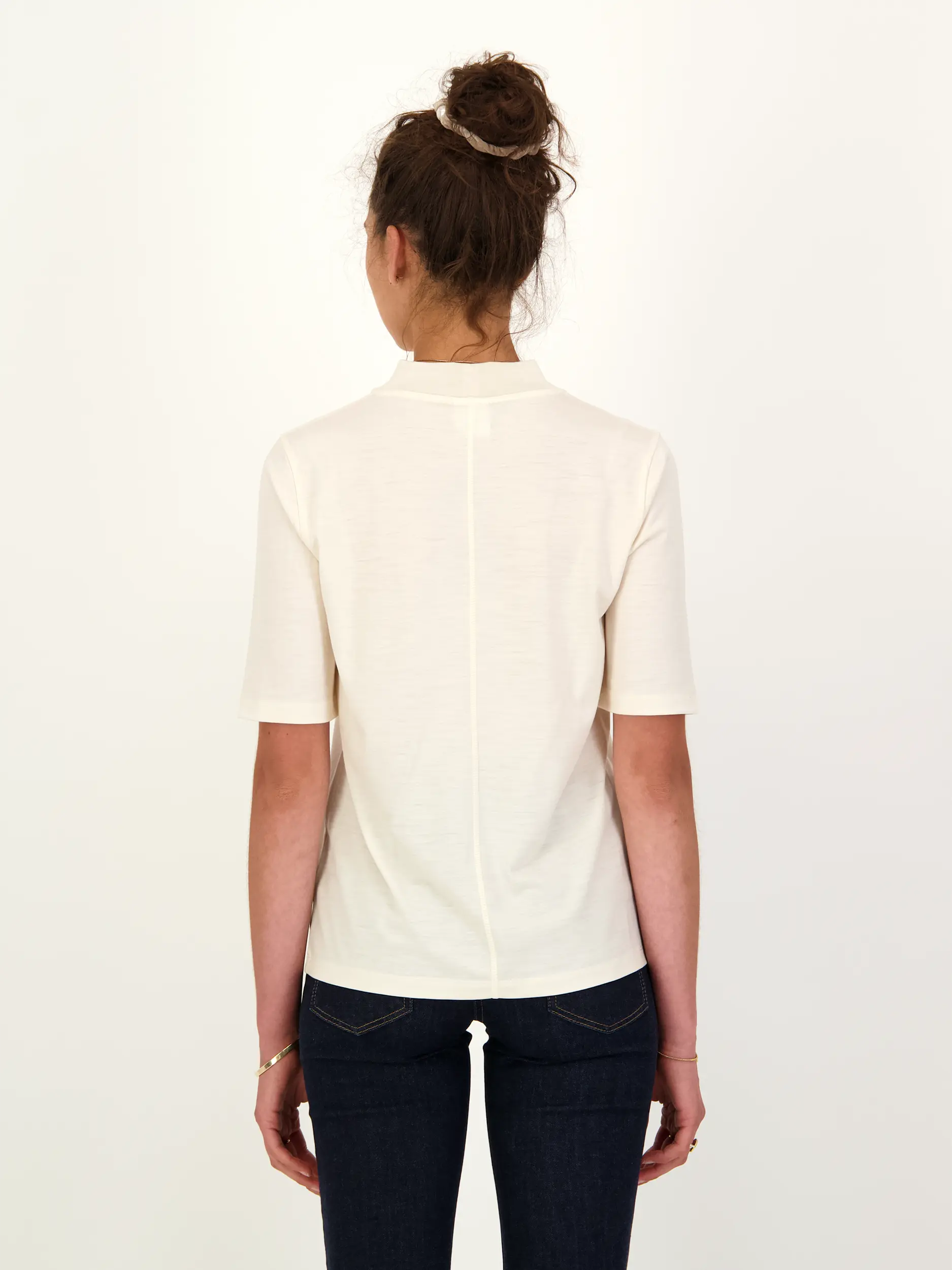 T-Shirt 'Willow' aus Wolle 3/4-Arm - Artikel Rückseite getragen von einem Modell - Farbe: Creme