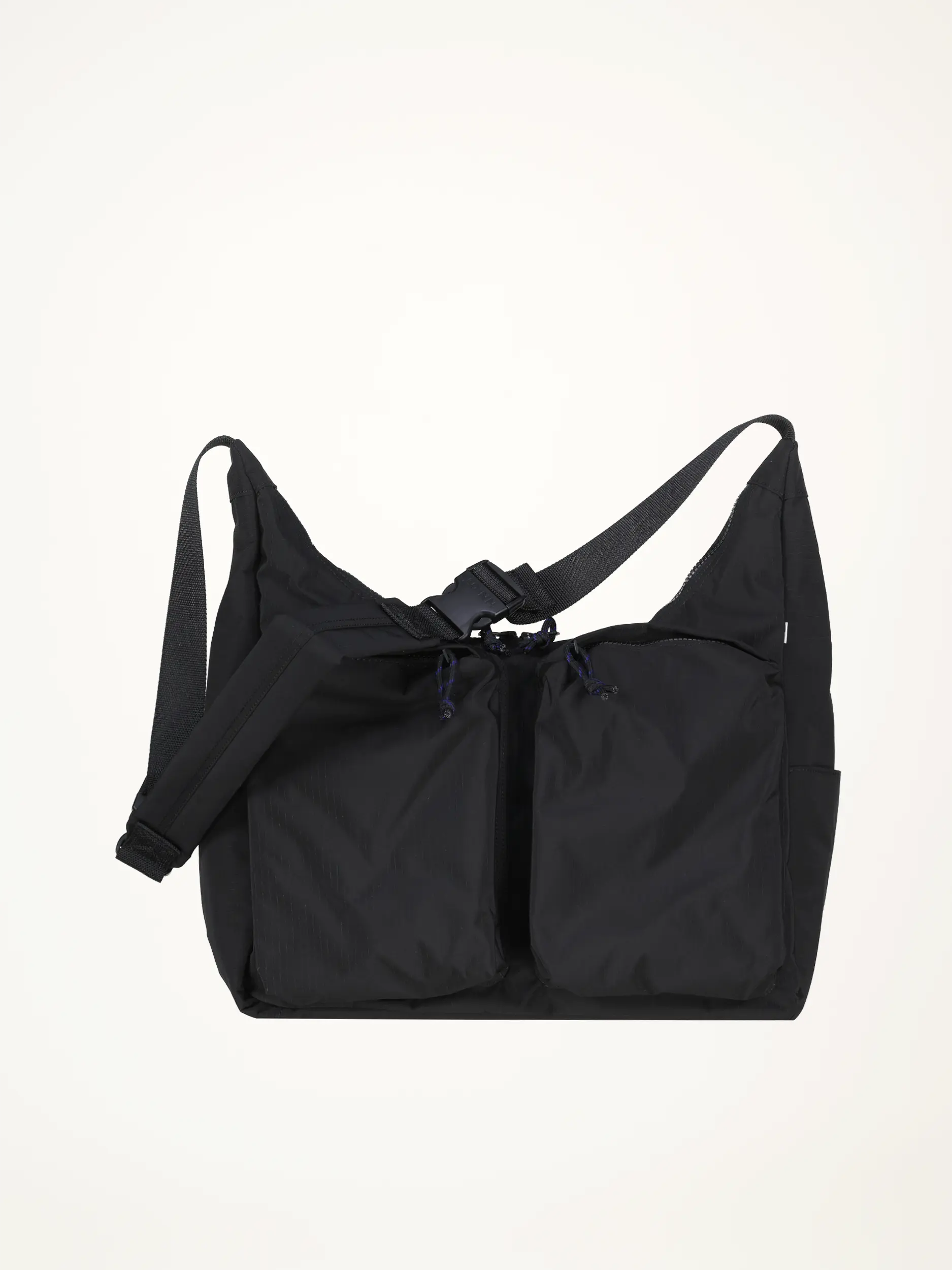 Wasserabweisende Tasche 'Messenger Bag' - Artikelansicht - Farbe: Schwarz