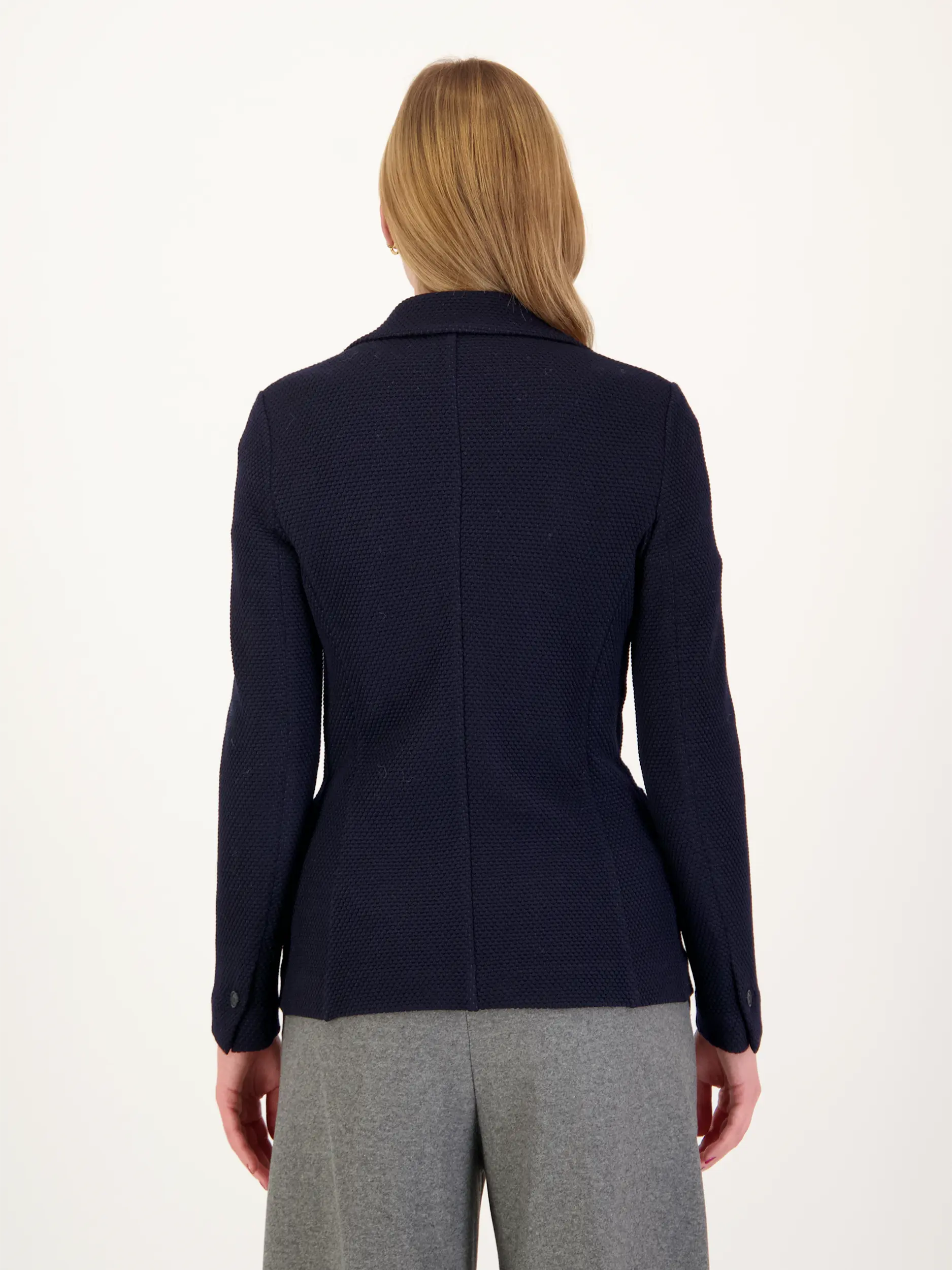 Strukturierter Blazer aus Schurwolle - Artikel Rückseite getragen von einem Modell - Farbe: Blau