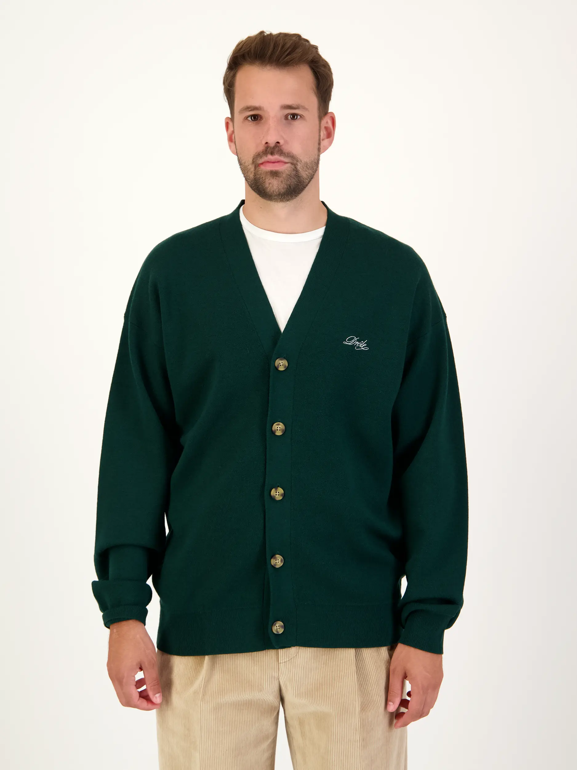 Strickjacke 'Le Cardigan Dròle' aus Wolle - Artikel Vorderseite getragen von einem Modell