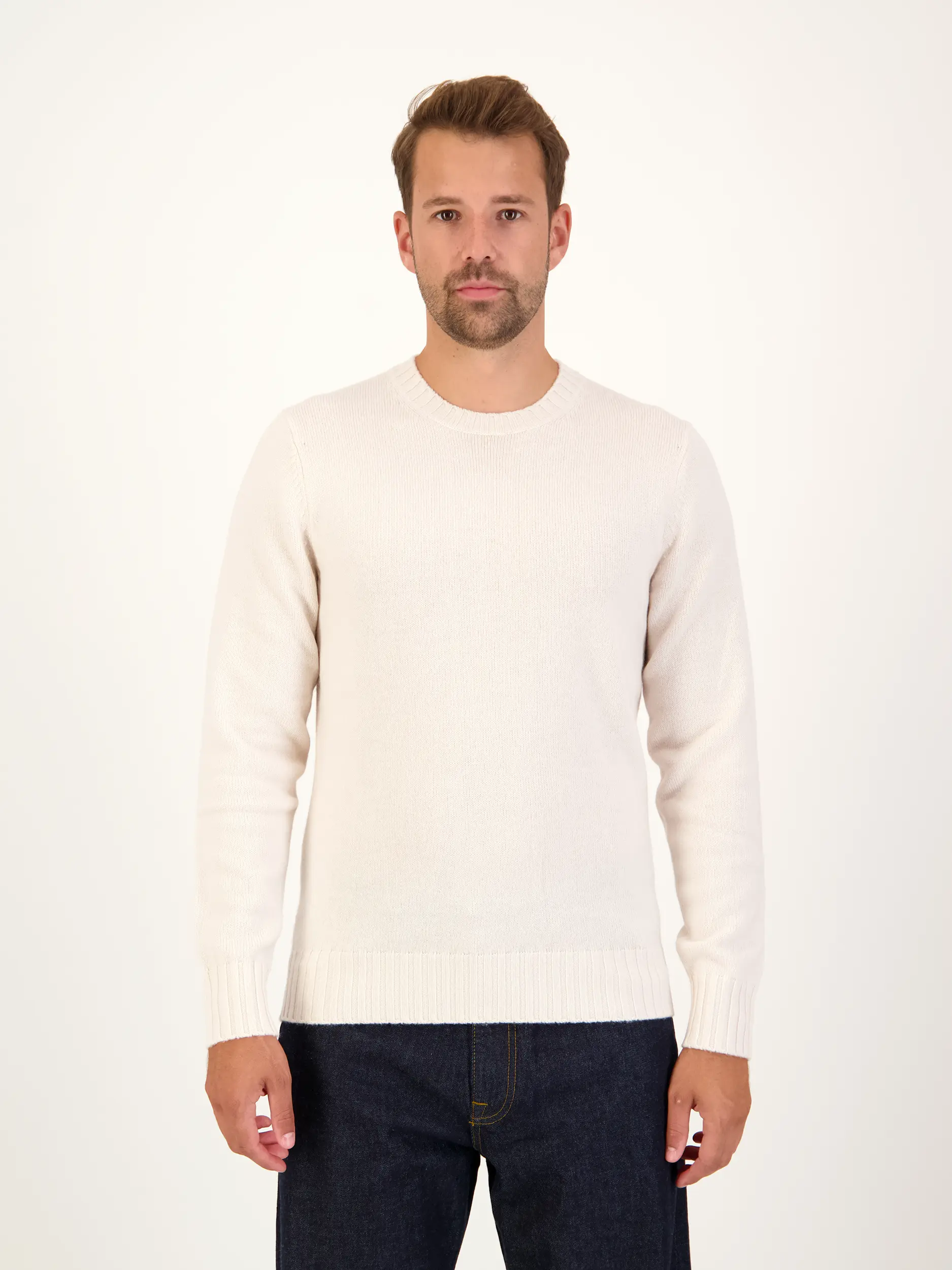 Pullover 'Rifredo' aus Kaschmir-Merino-Mix - Artikel Vorderseite getragen von einem Modell - Farbe: Braun