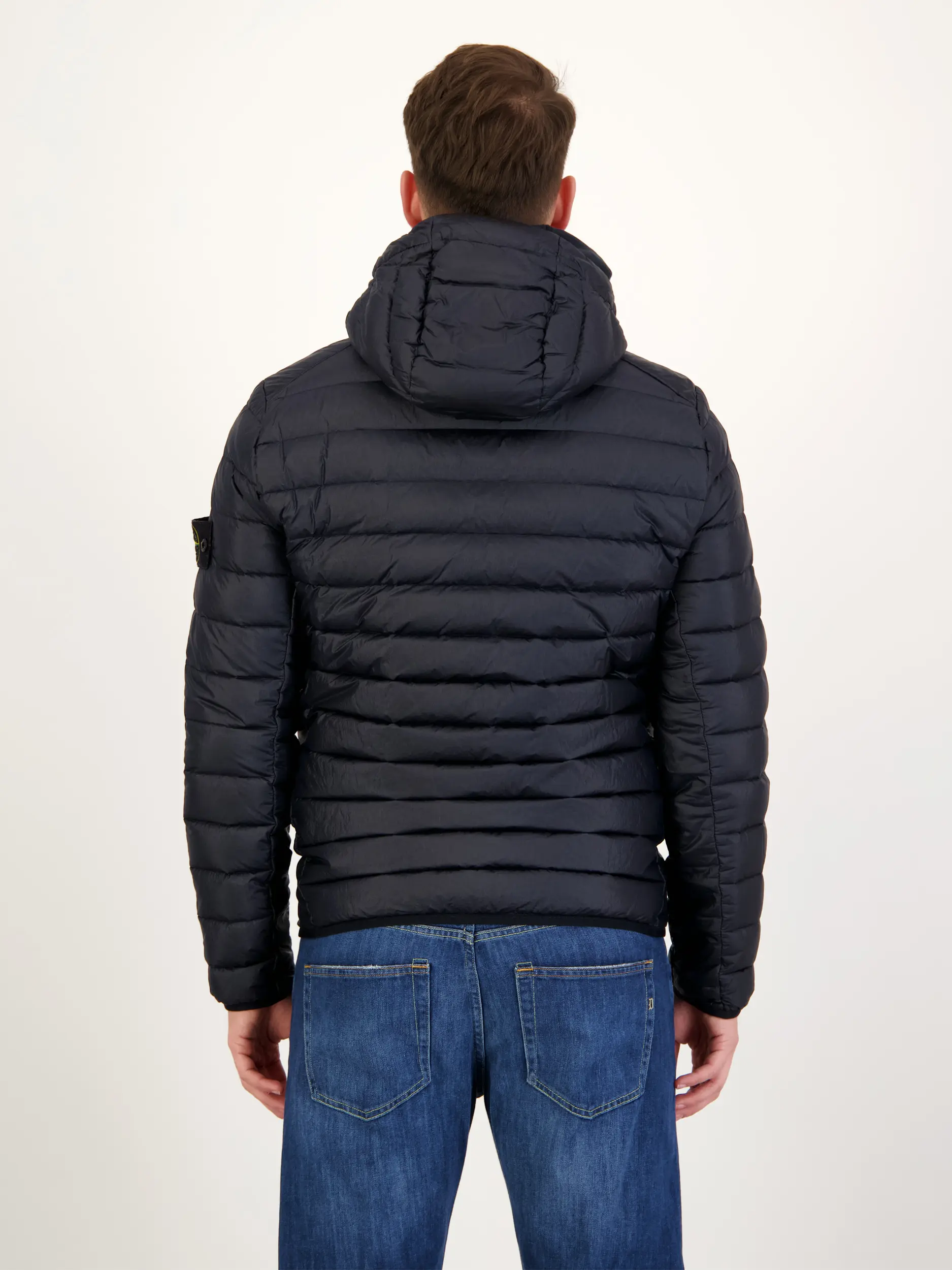 Jacke - Artikel Rückseite getragen von einem Modell - Farbe: Blau