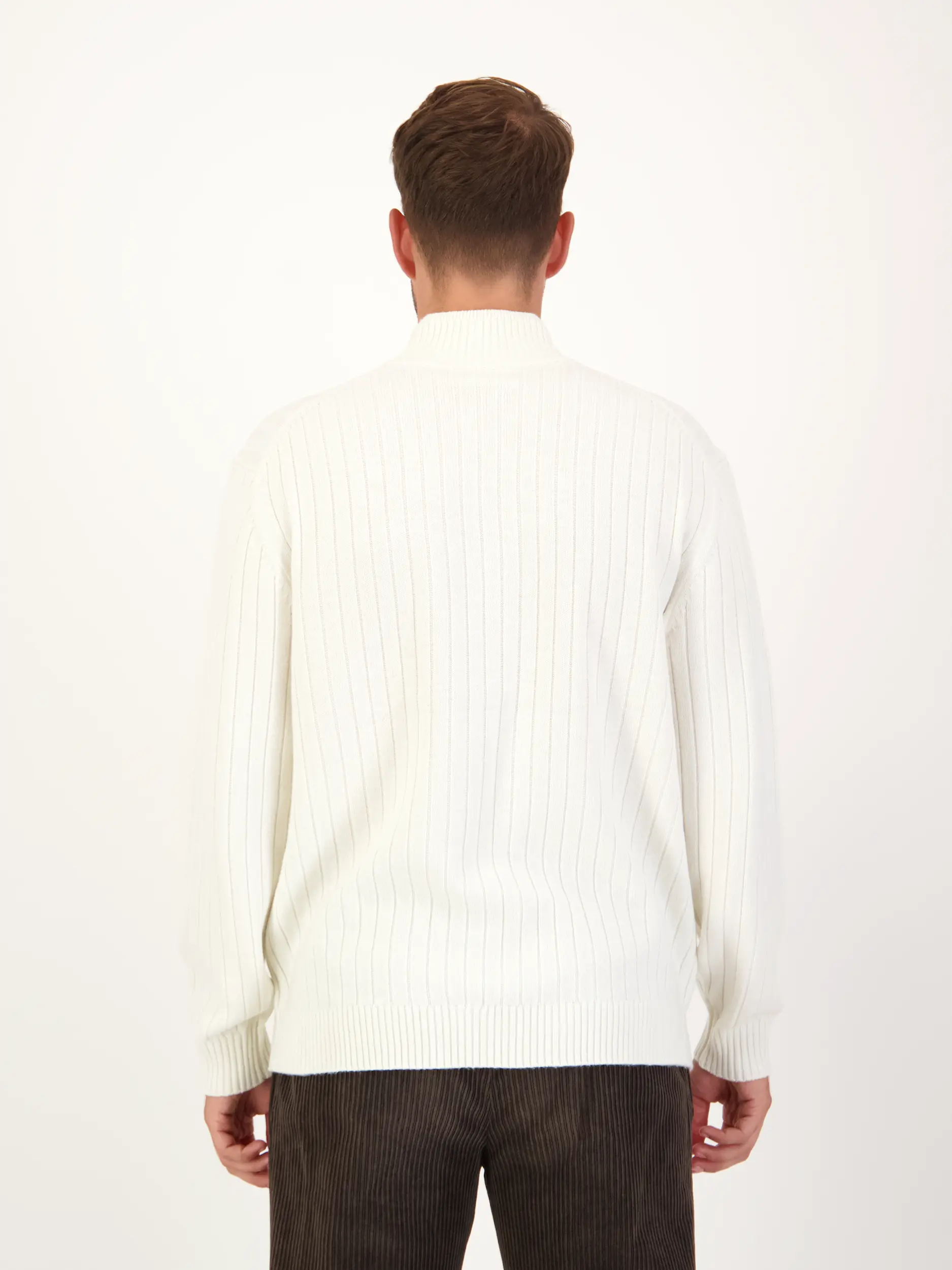Pullover aus Woll-Mix langarm - Artikel Rückseite getragen von einem Modell - Farbe: Creme