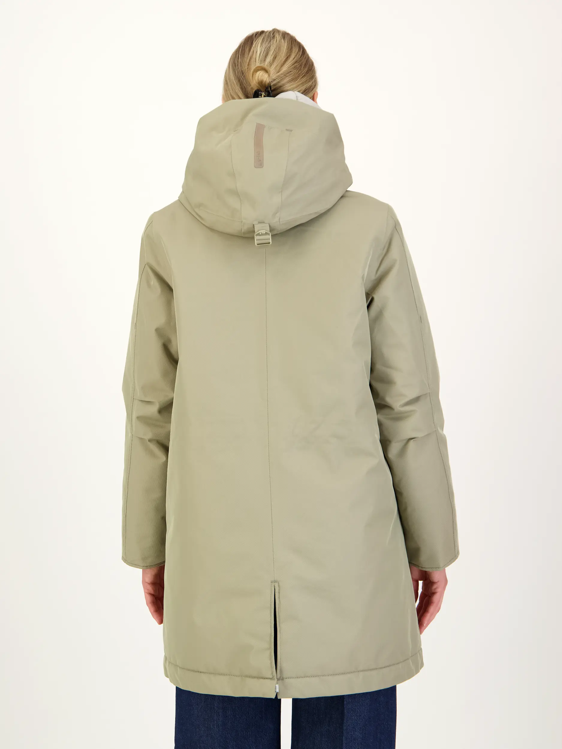 Jacke 'Ivy' - Artikel Rückseite getragen von einem Modell - Farbe: Grün
