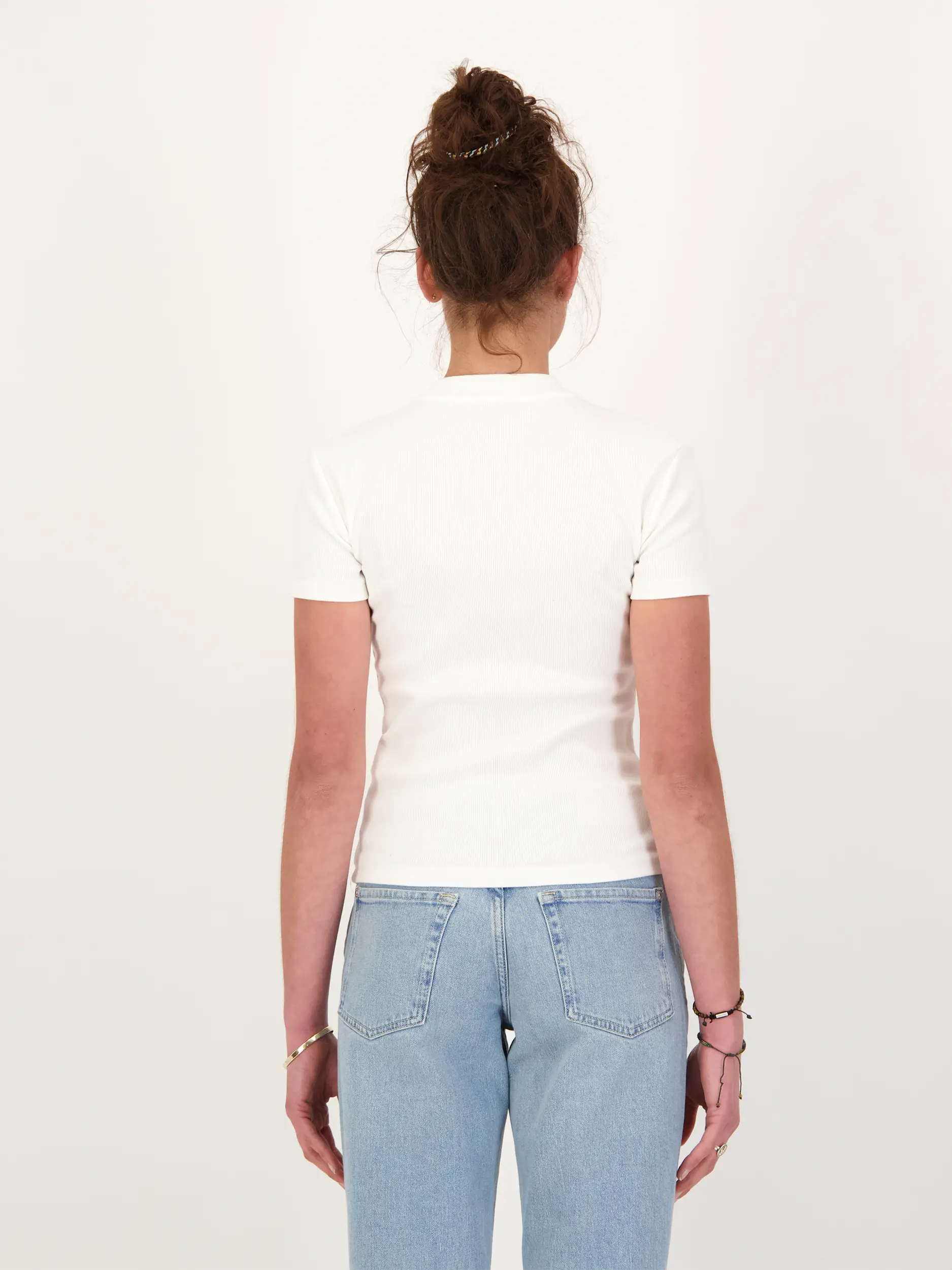 T-Shirt 'Love Season' - Artikel Rückseite getragen von einem Modell - Farbe: Weiß