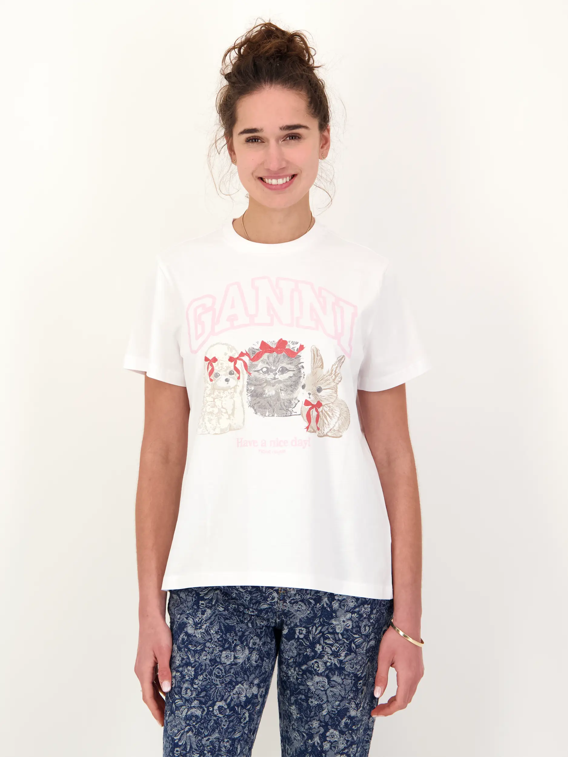 T-Shirt - Artikel Vorderseite getragen von einem Modell - Farbe: Weiß