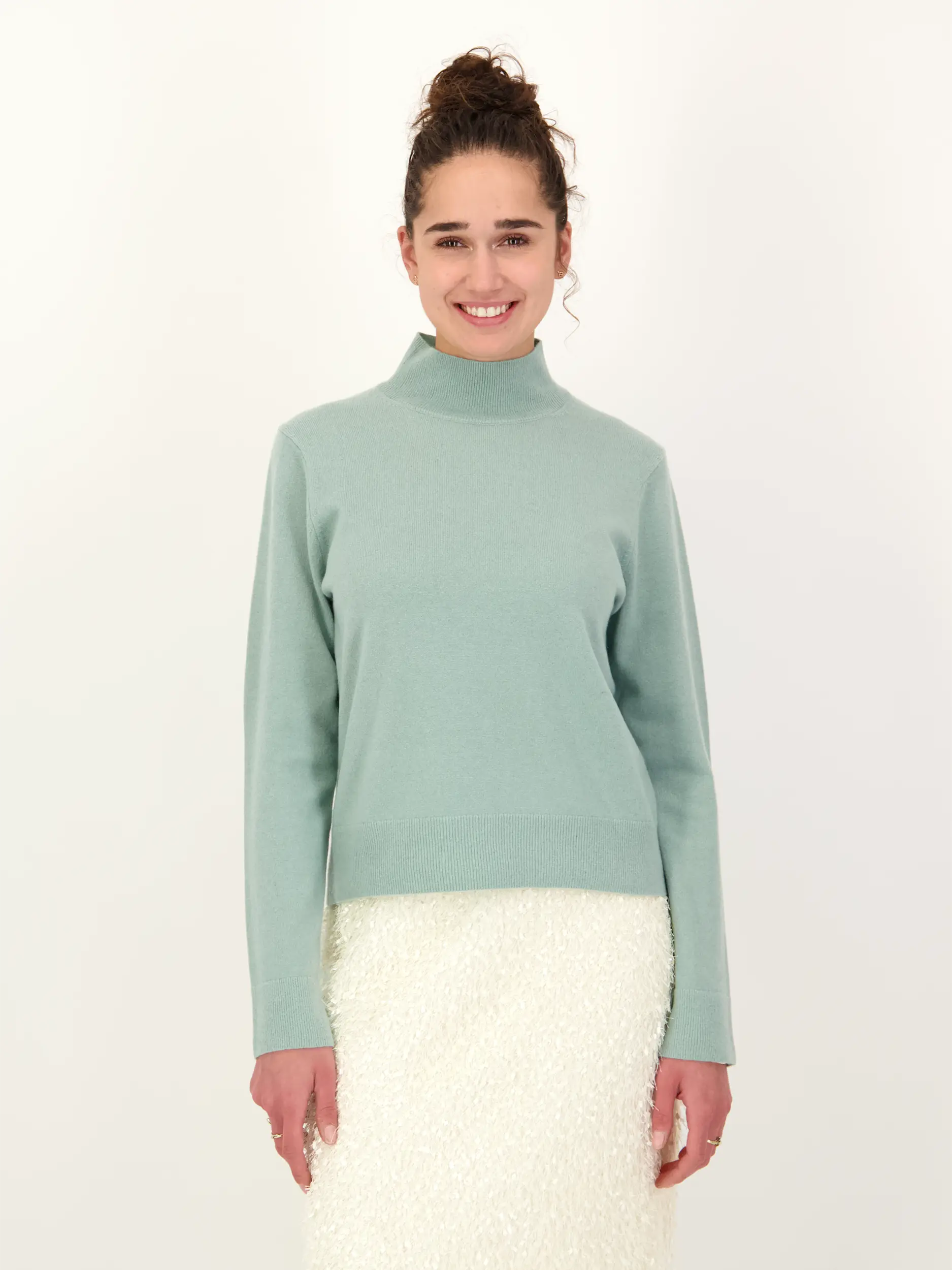 Pullover aus Kaschmir langarm - Artikel Vorderseite getragen von einem Modell - Farbe: Grün