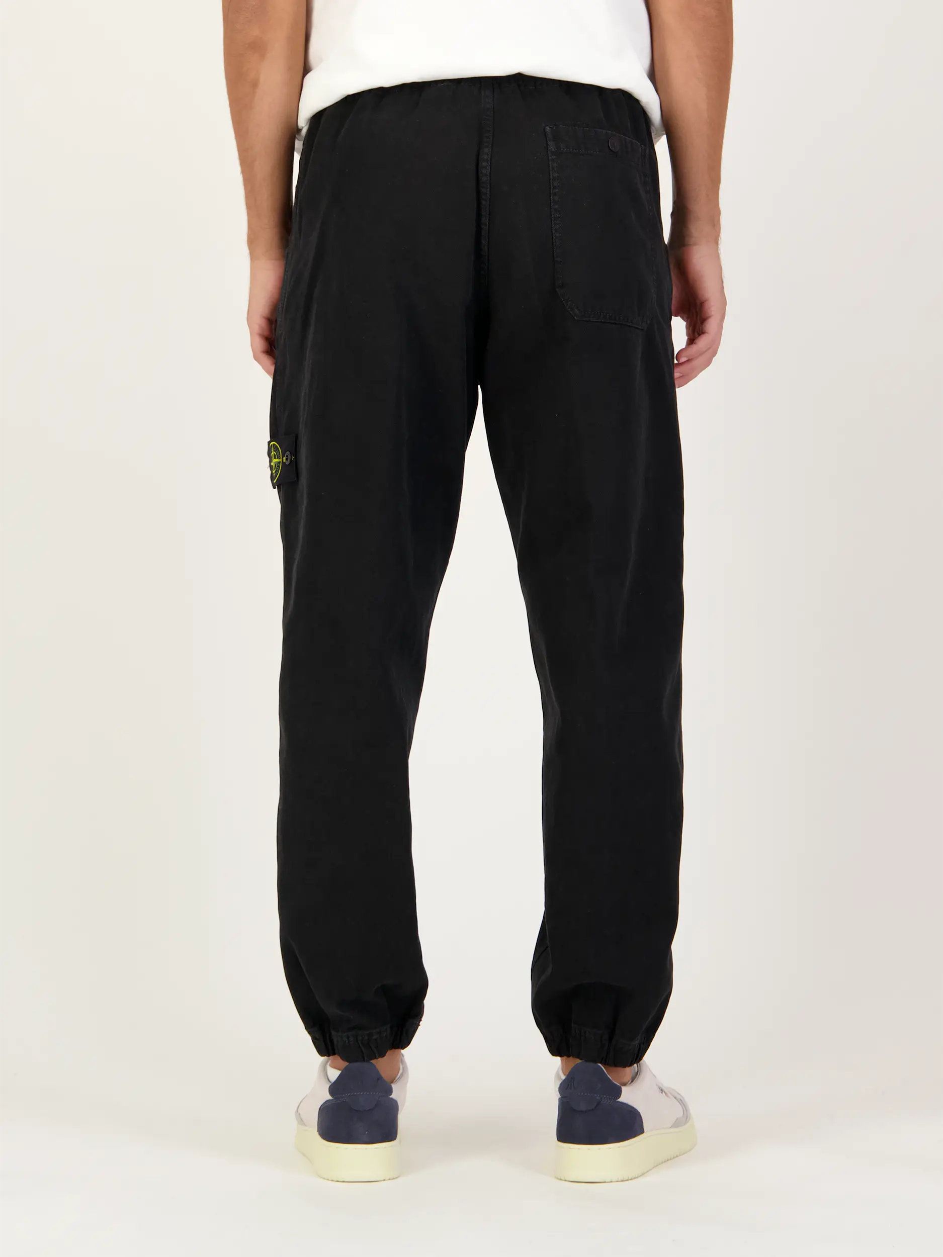 Hose - Artikel Rückseite getragen von einem Modell - Farbe: Schwarz