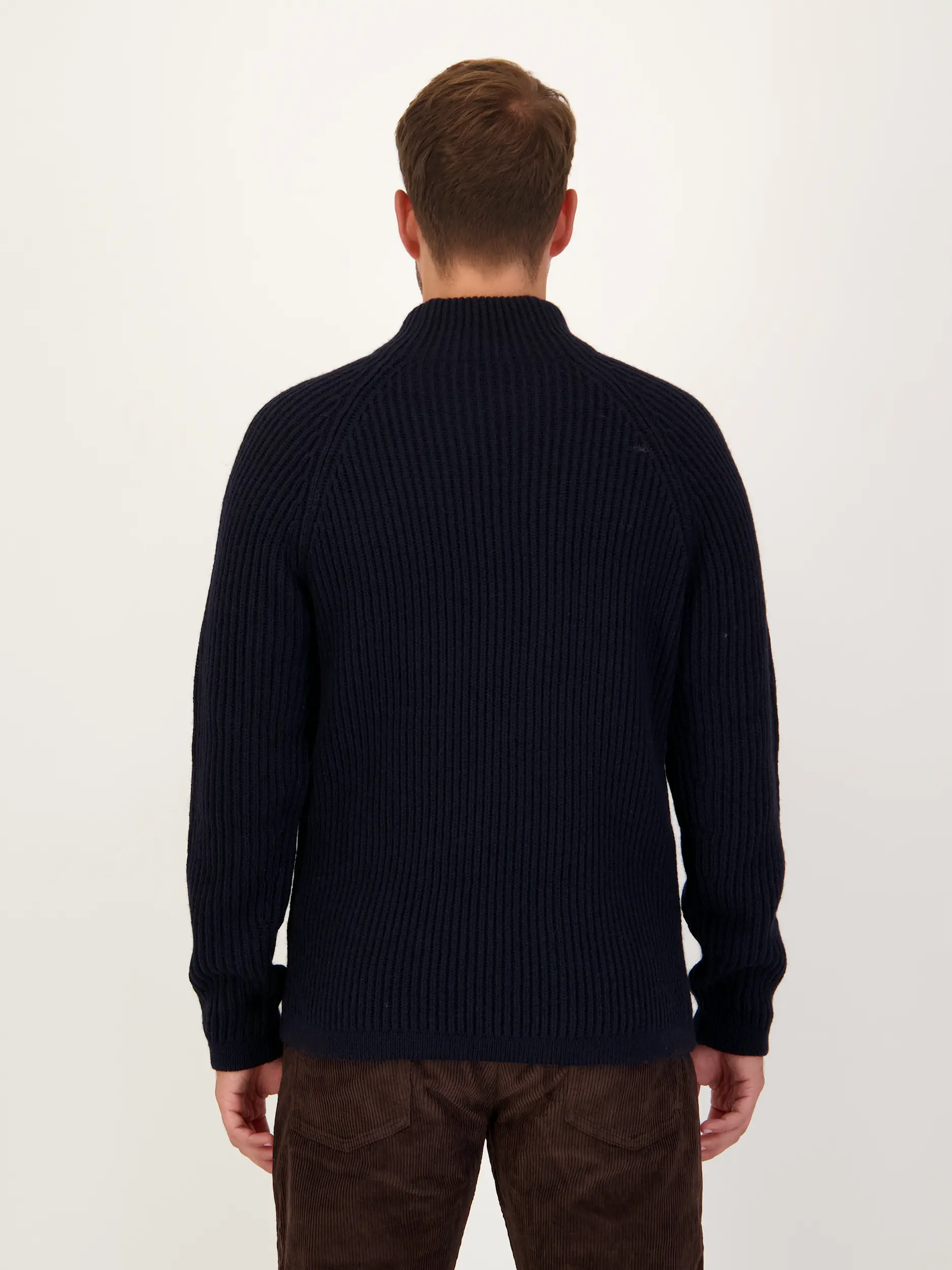 Pullover 'Arvid' aus Woll-Mix langarm - Artikel Rückseite getragen von einem Modell - Farbe: Blau