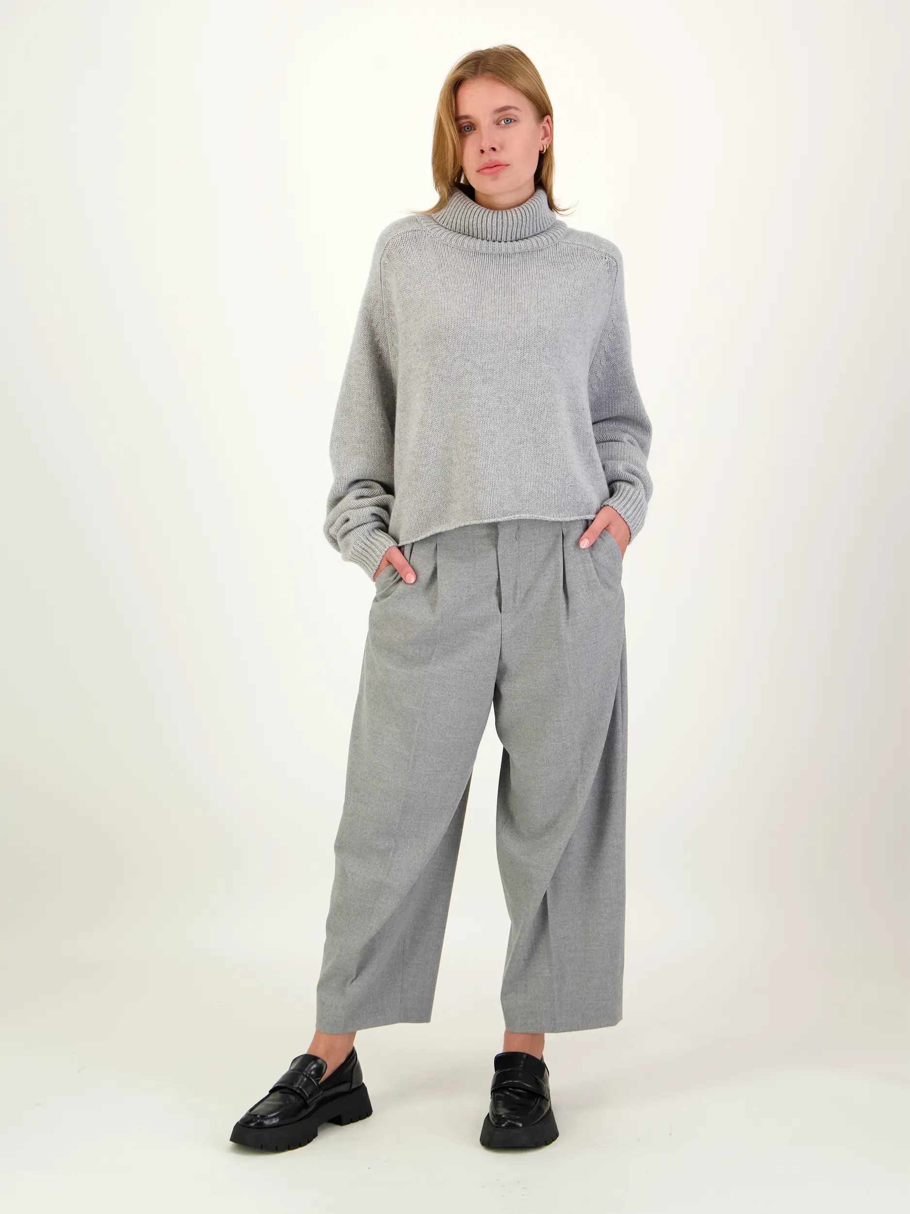Pullover 'Cathie' - Artikel Teil eines Outfits getragen von einem Modell