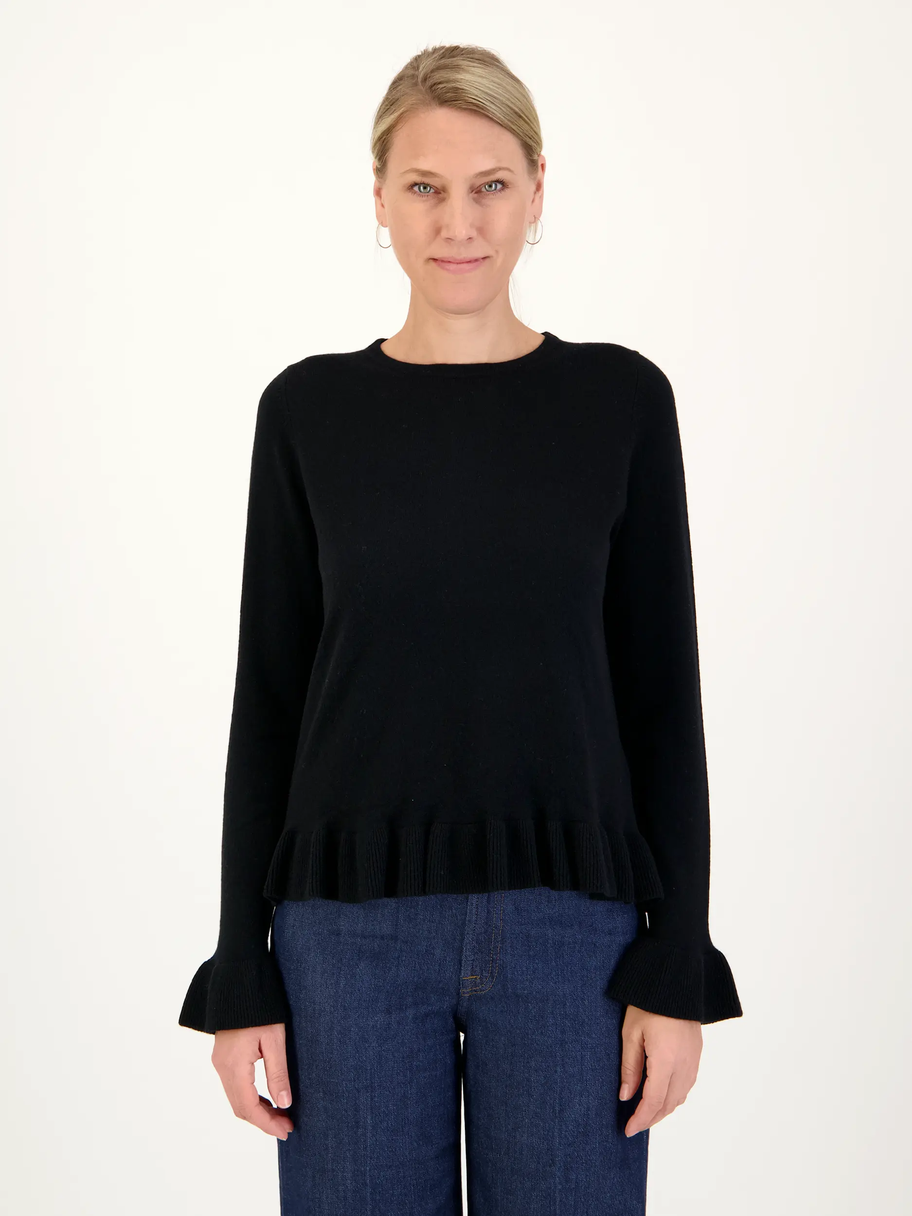 Pullover - Artikel Vorderseite getragen von einem Modell - Farbe: Schwarz