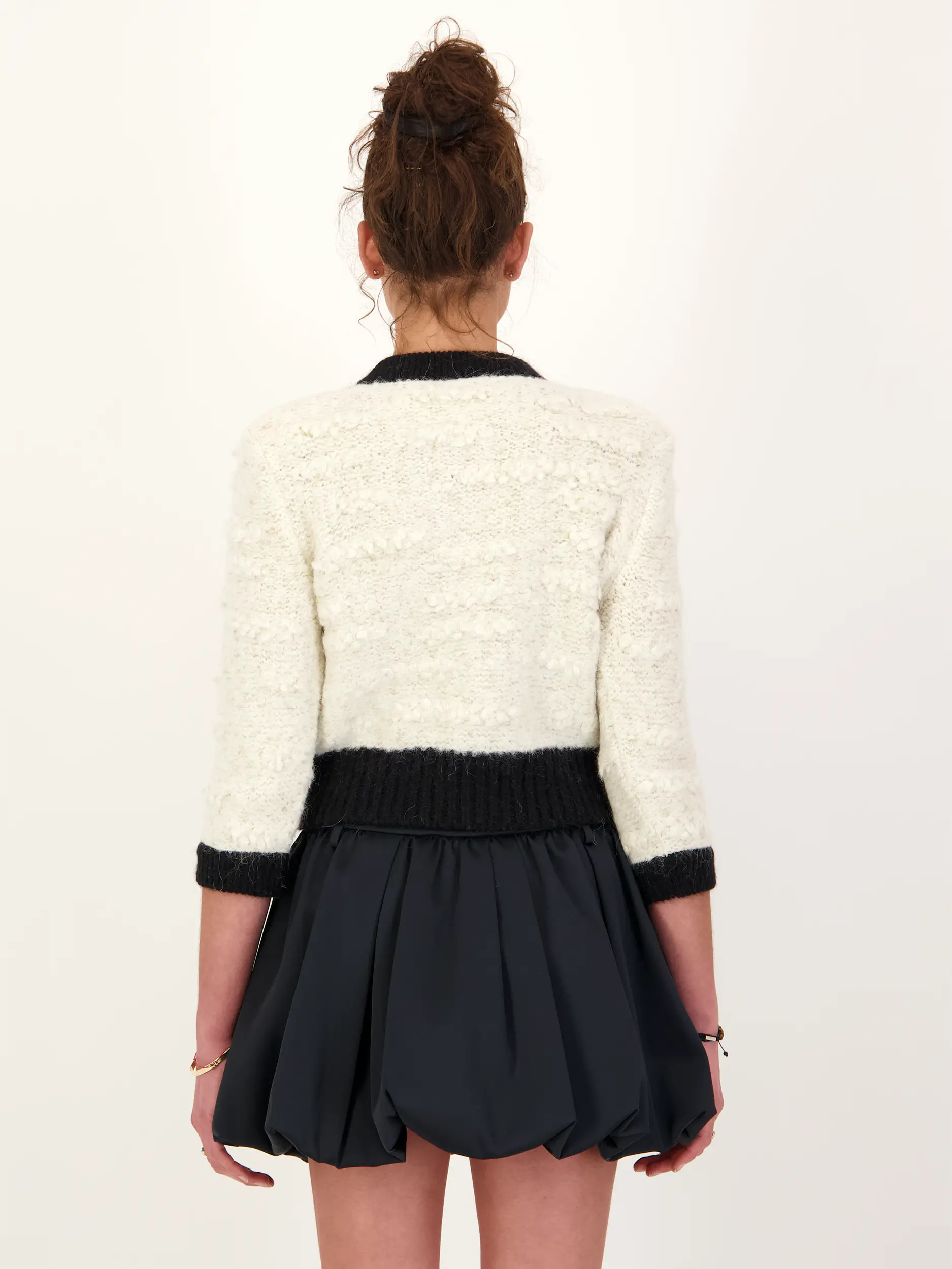 Strickjacke 'Delightful Sparkle' aus Wolle - Artikel Rückseite getragen von einem Modell - Farbe: Creme