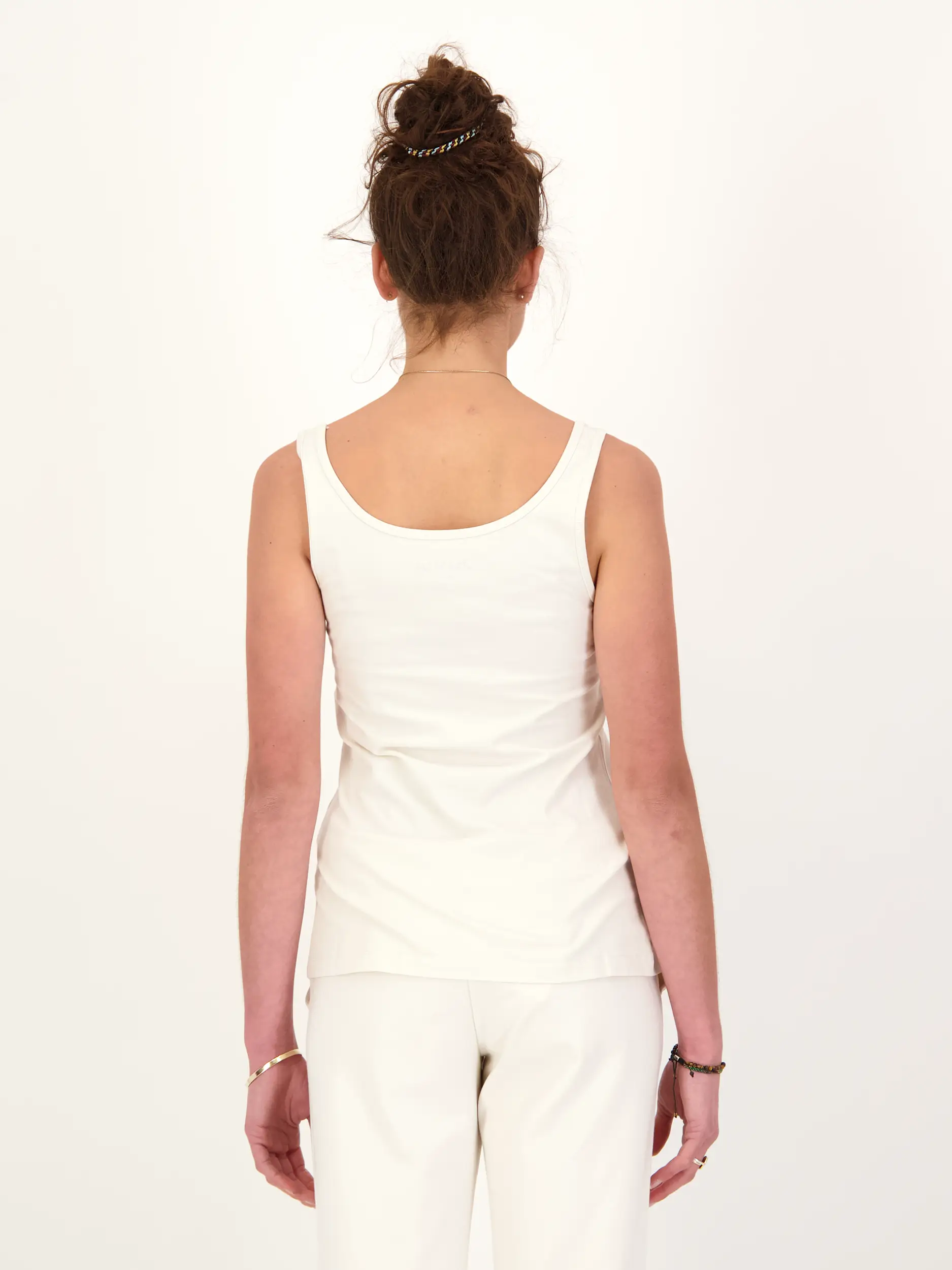 Top 'Mascha'  - Artikel Rückseite getragen von einem Modell - Farbe: Creme