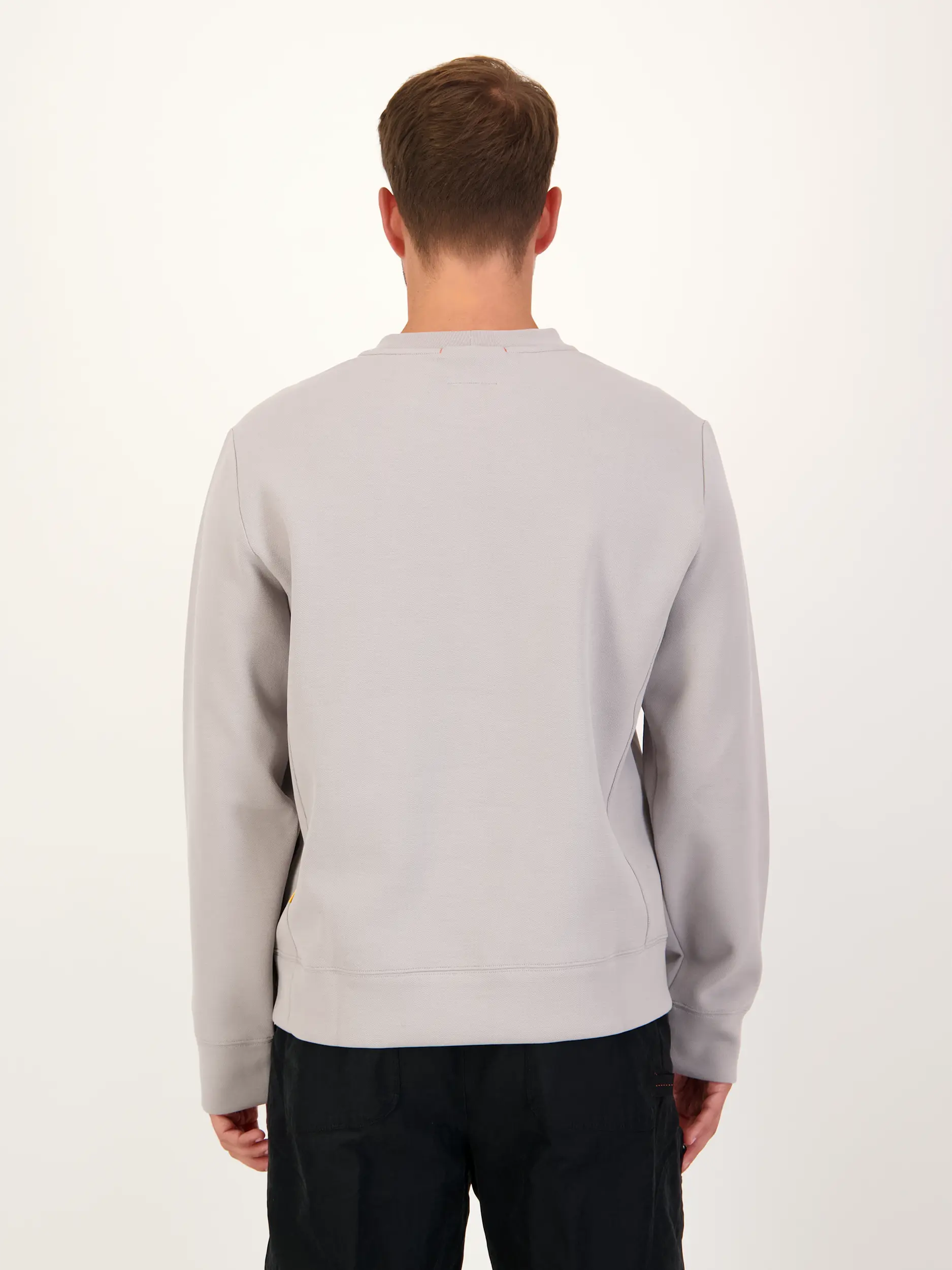 Sweatshirt 'Howard' - Artikel Rückseite getragen von einem Modell - Farbe: Beige