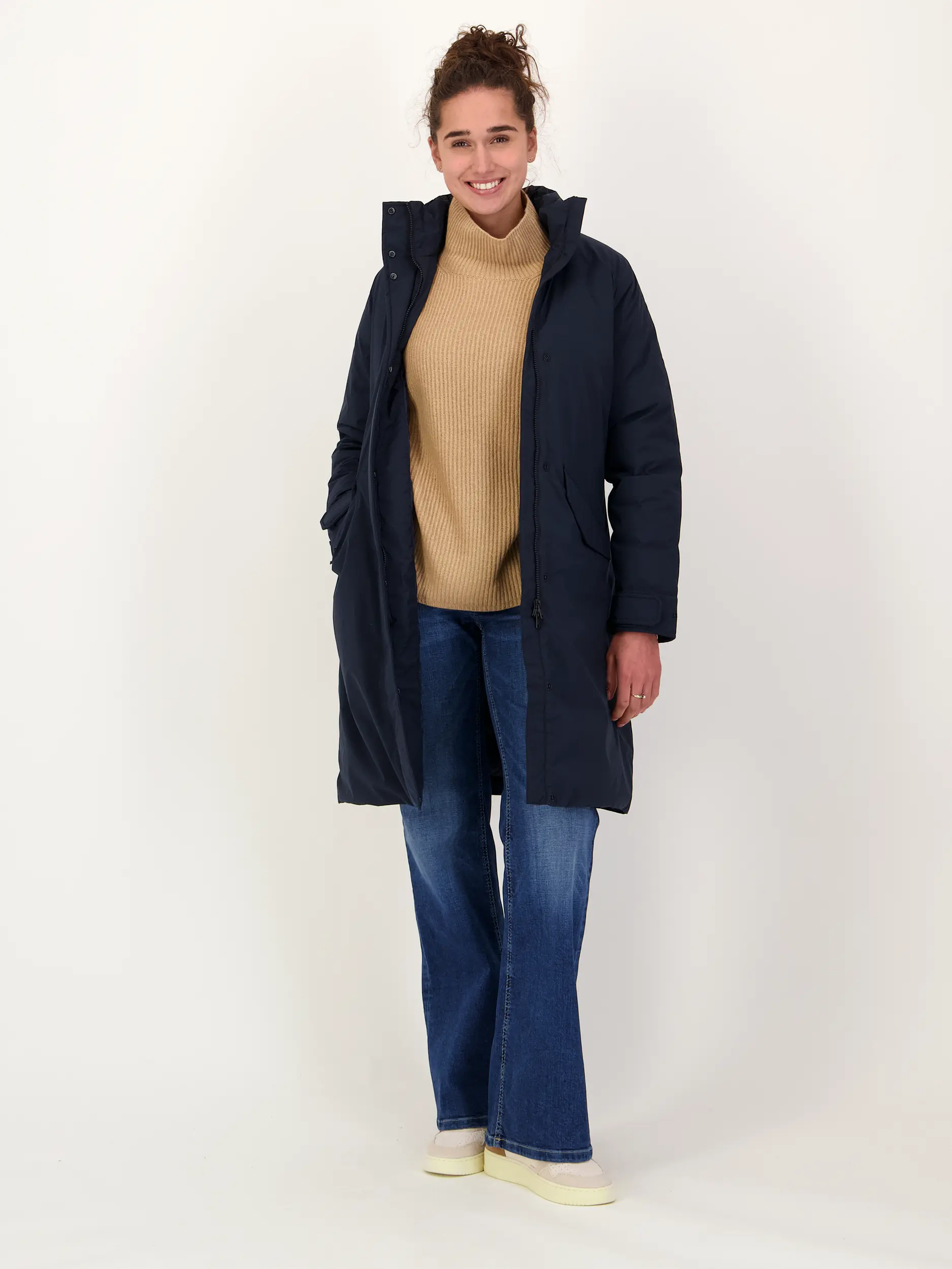 Pullover aus Wolle 3/4-Arm - Artikel Teil eines Outfits getragen von einem Modell - Farbe: Braun