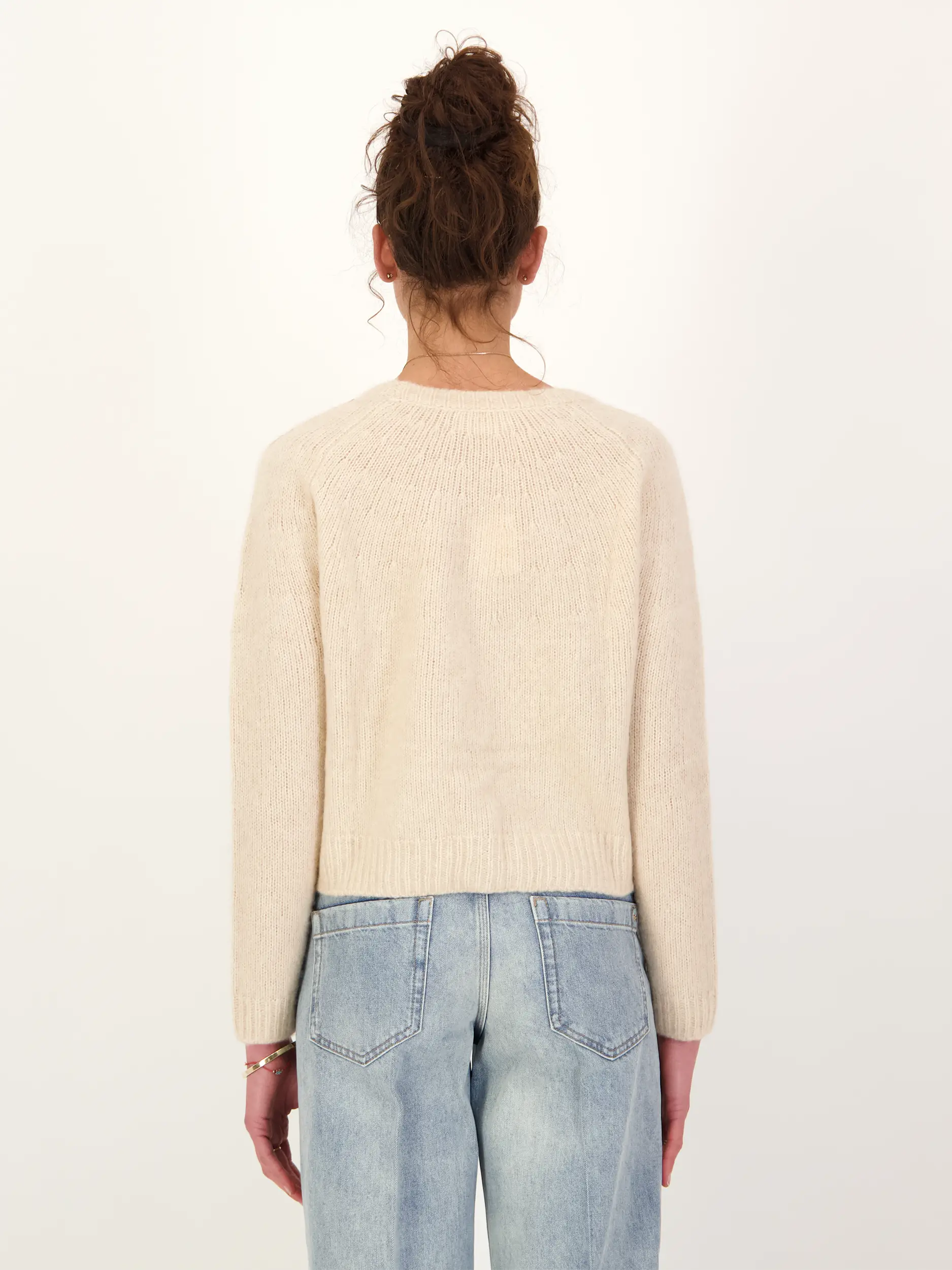 Pullover aus Wolle mit Pailletten langarm - Artikel Rückseite getragen von einem Modell - Farbe: Beige