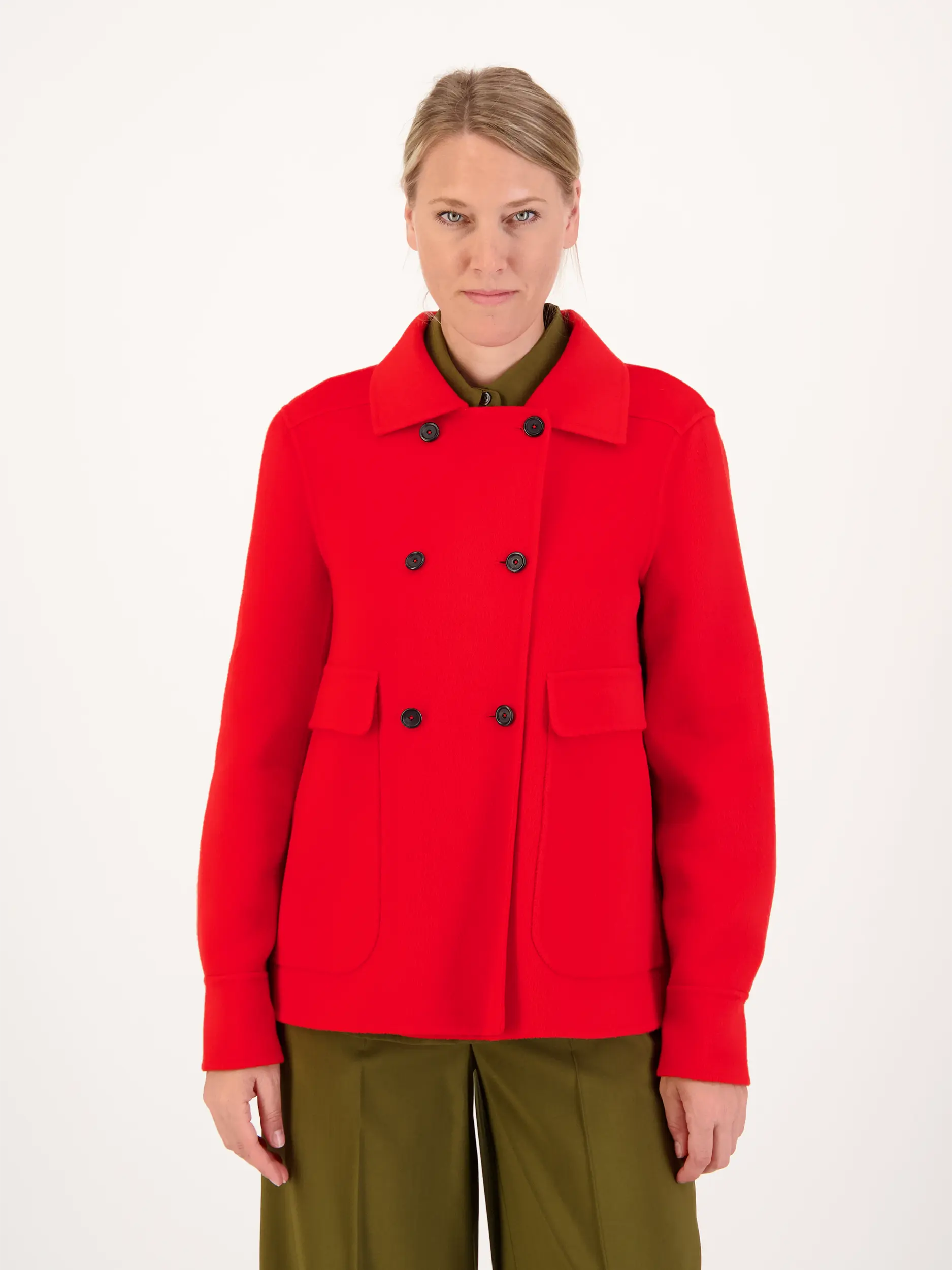 Wolljacke - Artikel Vorderseite getragen von einem Modell - Farbe: Rot