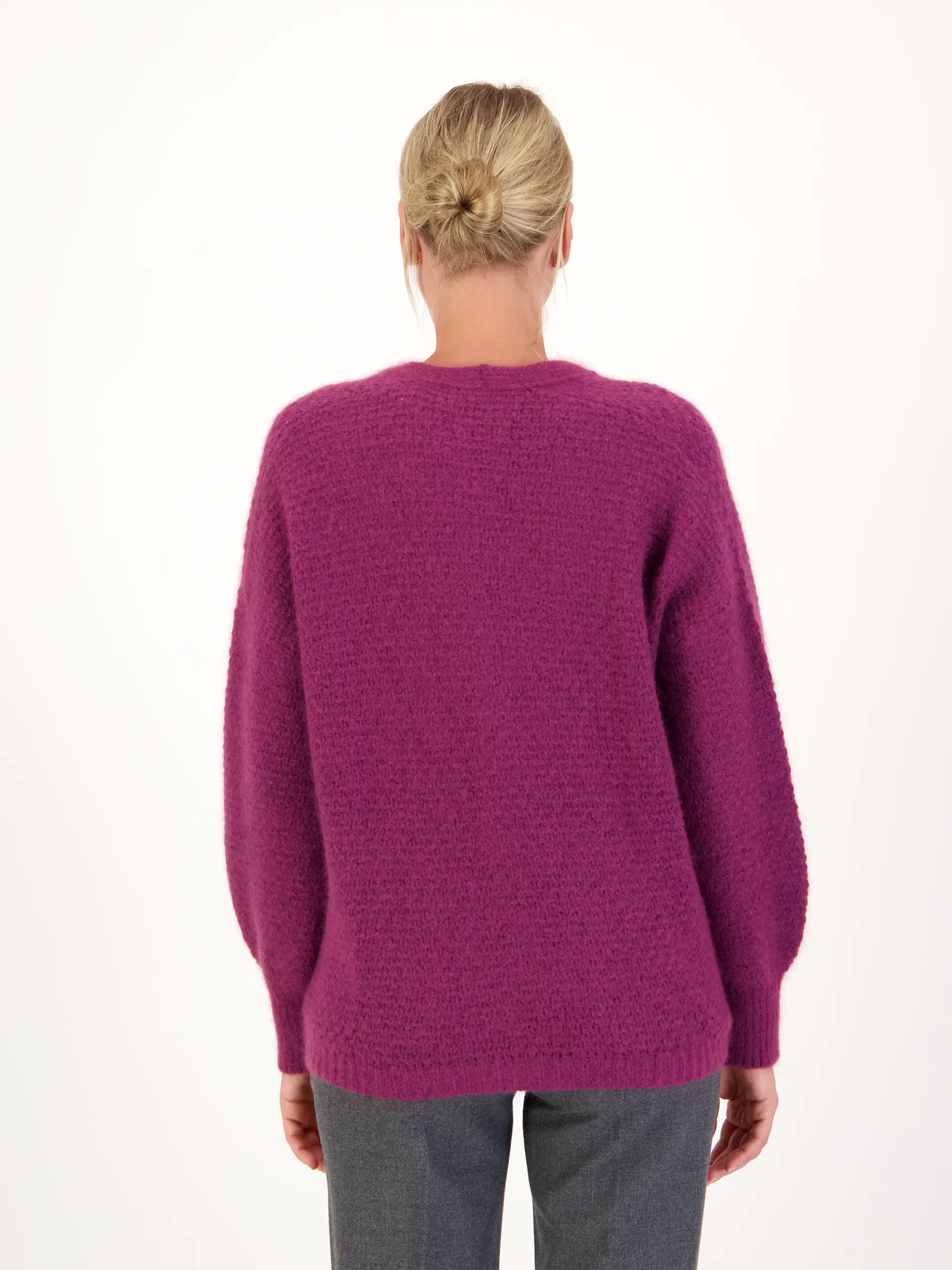 Strickjacke aus Kaschmir - Artikel Rückseite getragen von einem Modell - Farbe: Rot