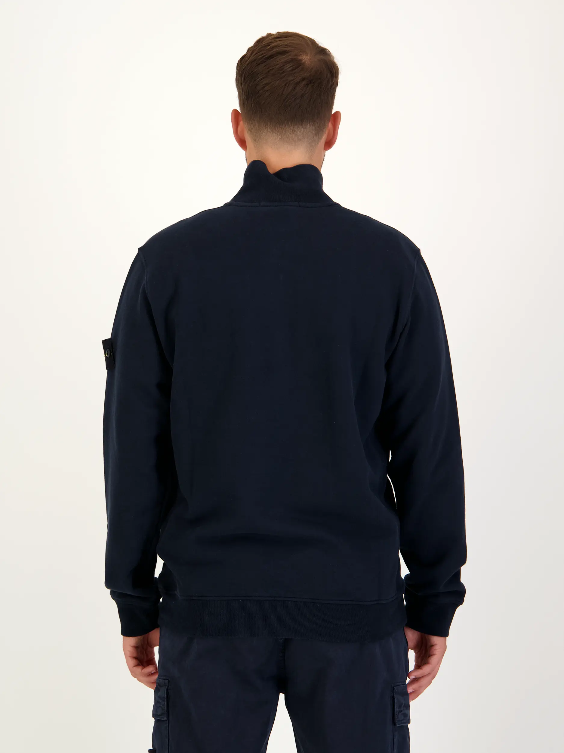 Sweatshirt - Artikel Rückseite getragen von einem Modell - Farbe: Blau