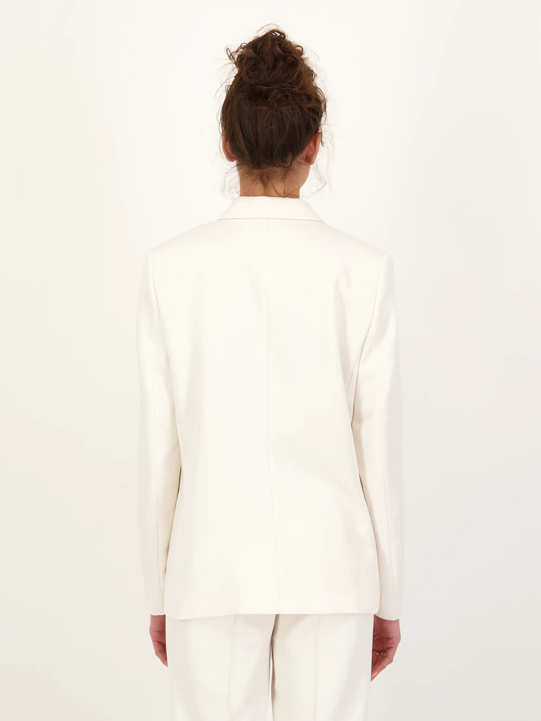 Blazer - Artikel Rückseite getragen von einem Modell - Farbe: Creme