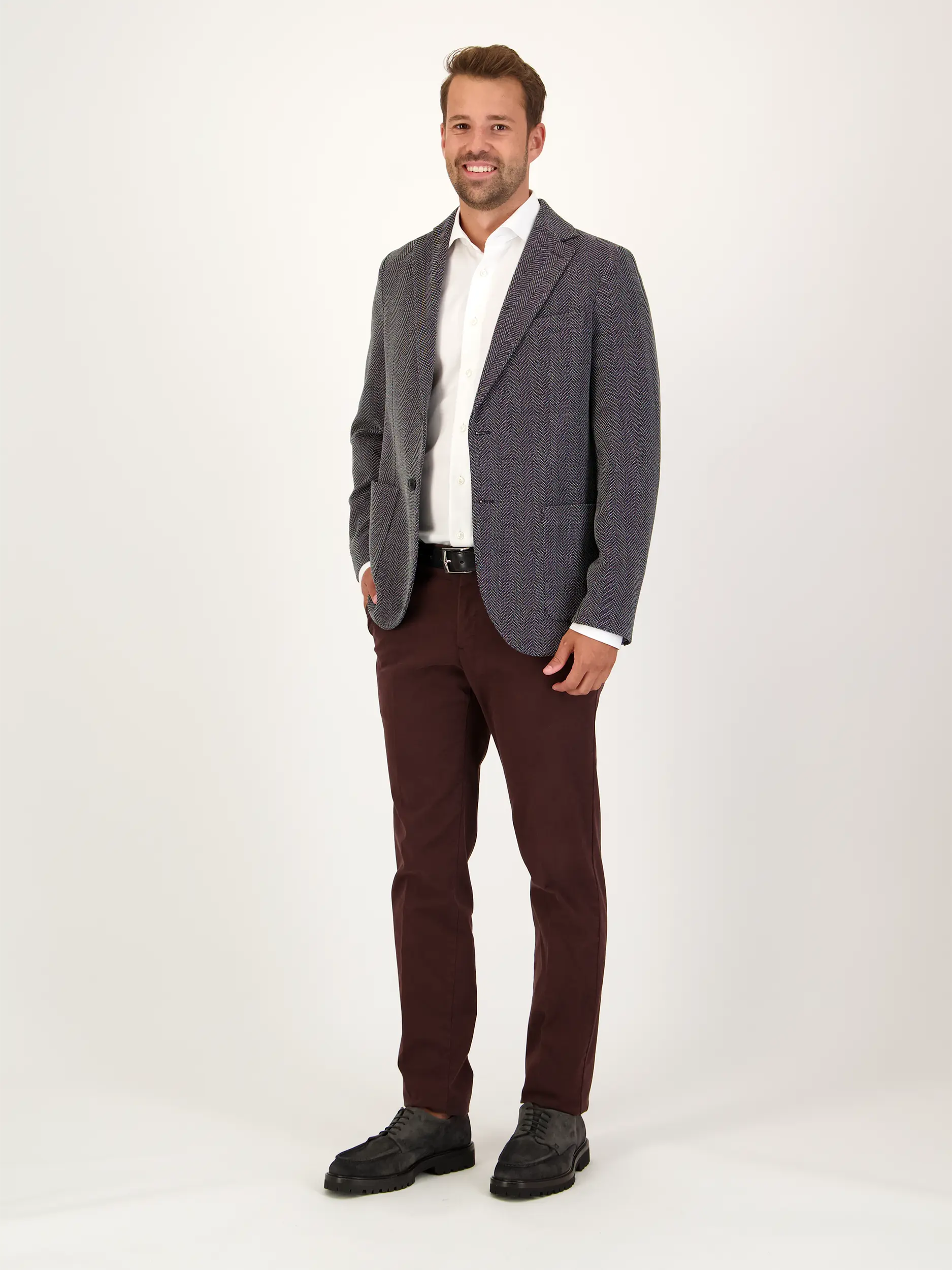 Sakko - Artikel Teil eines Outfits getragen von einem Modell - Farbe: Schwarz