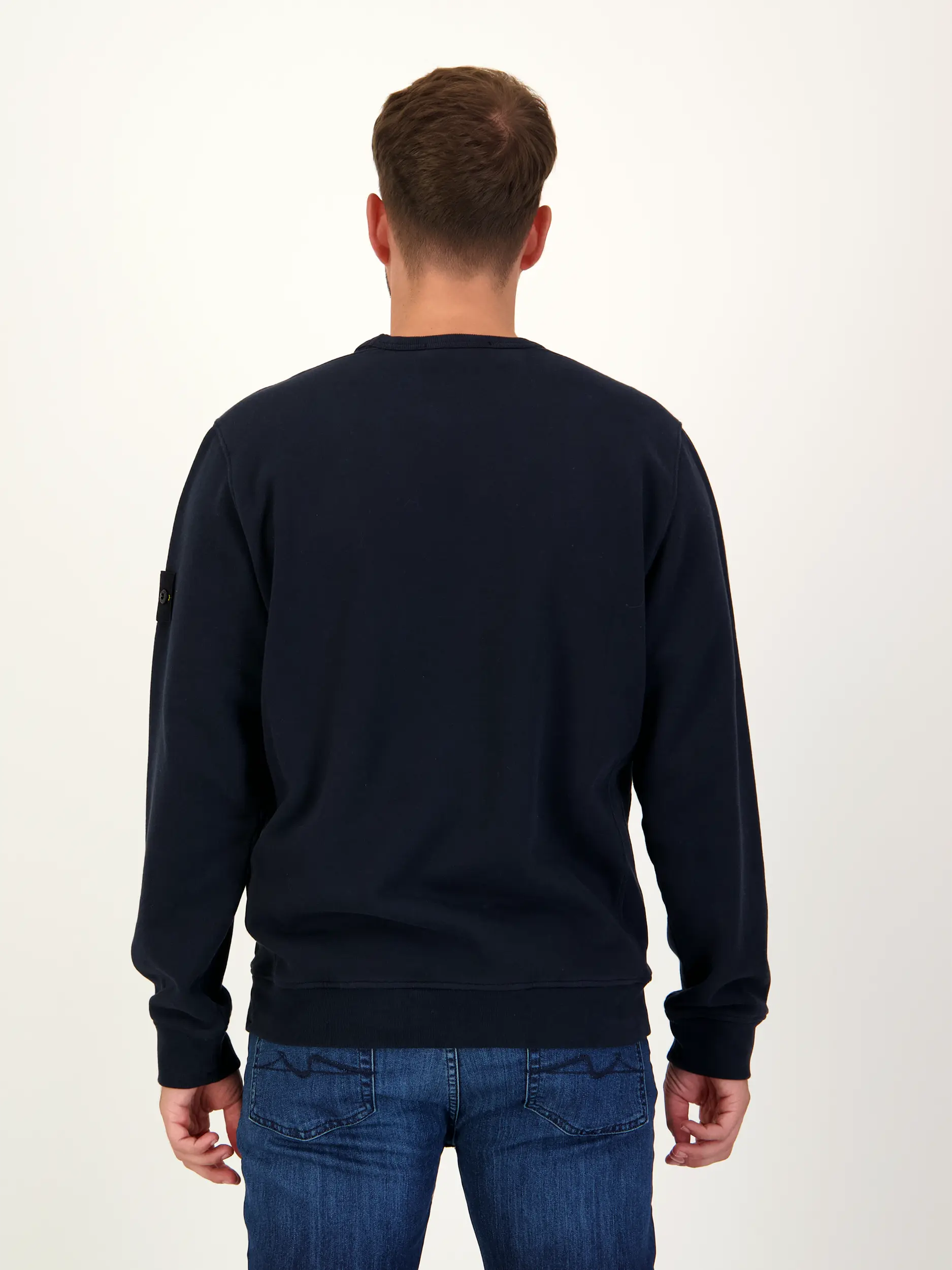 Sweatshirt - Artikel Rückseite getragen von einem Modell