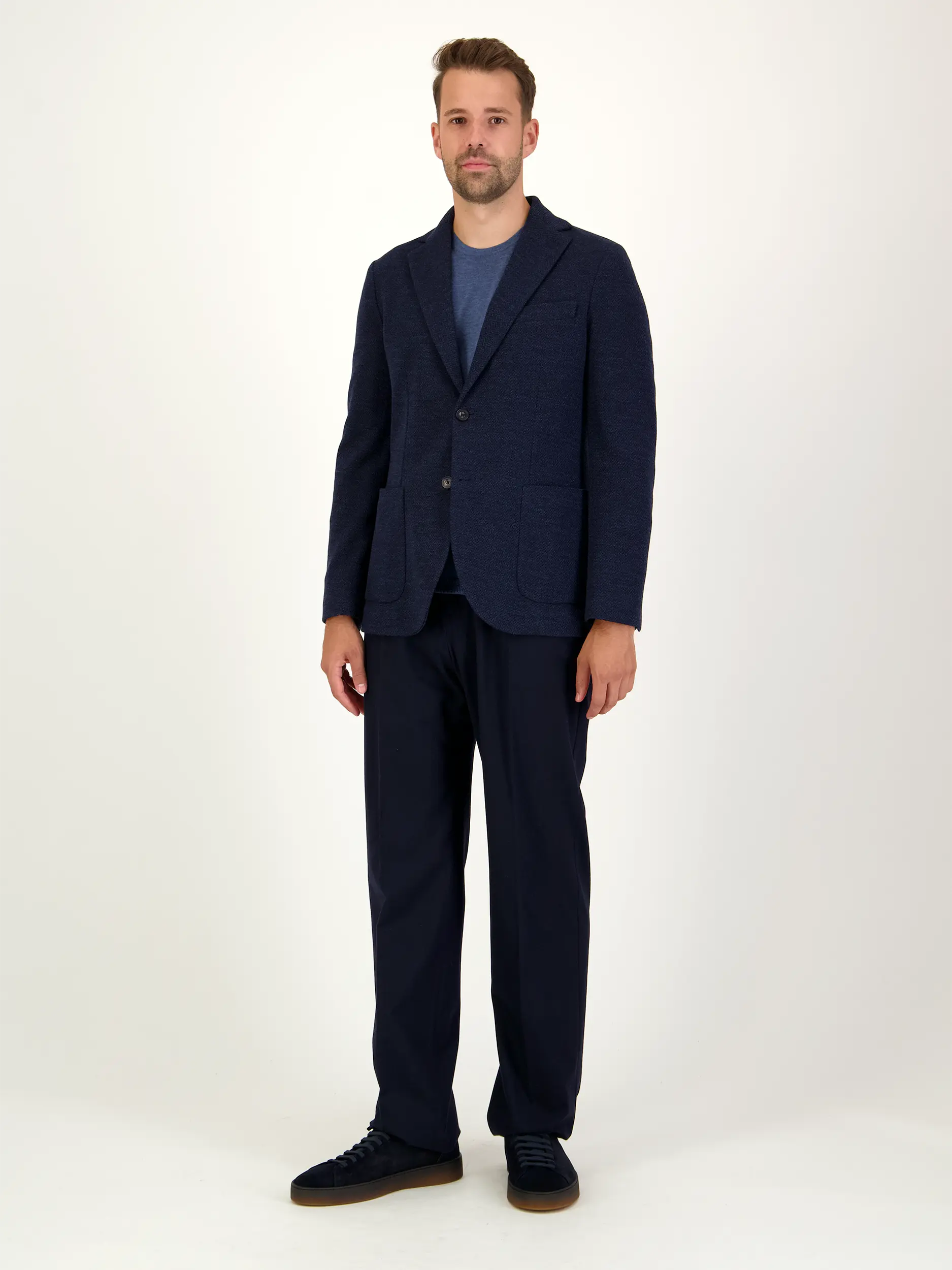 Hose 'Francesco' - Artikel Teil eines Outfits getragen von einem Modell - Farbe: Blau