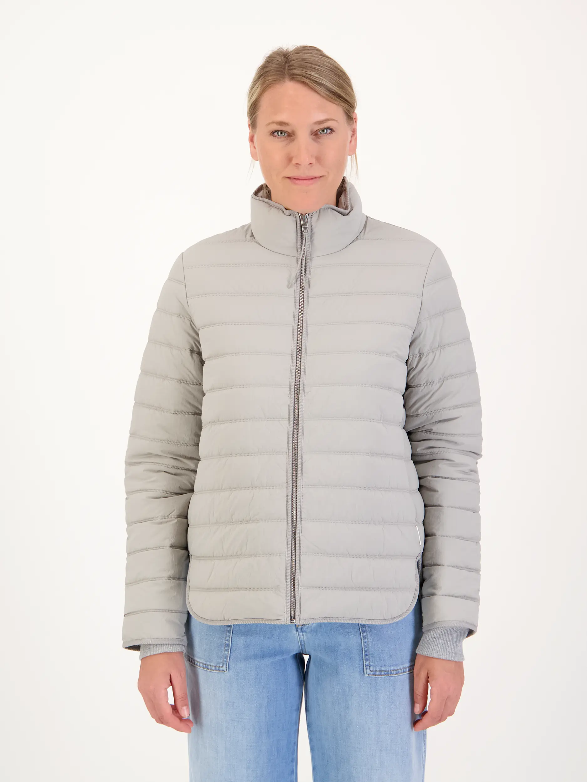Steppjacke - Artikel Vorderseite getragen von einem Modell - Farbe: Grau