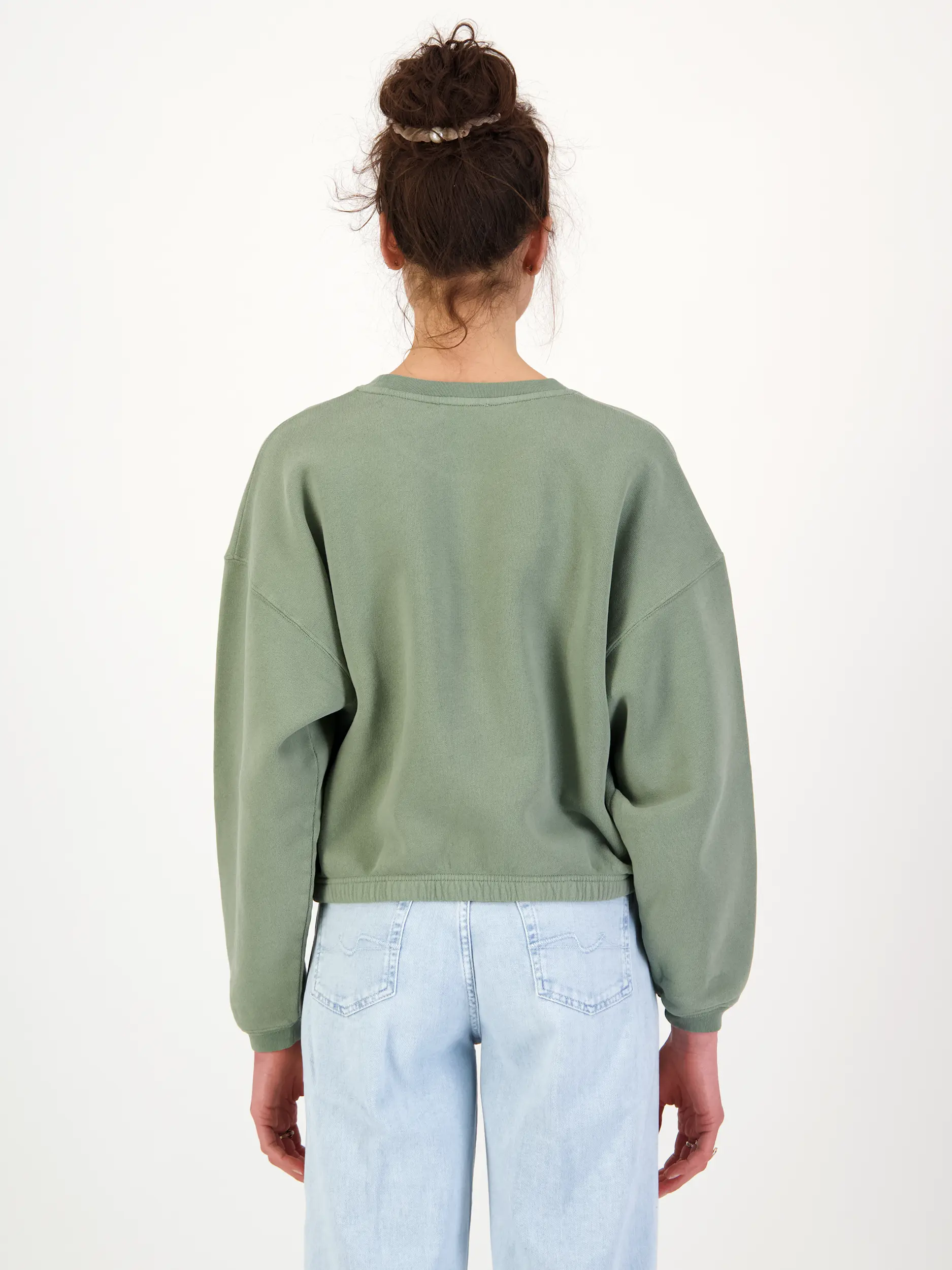 Sweatshirt 'Izubird' - Artikel Rückseite getragen von einem Modell - Farbe: Grün