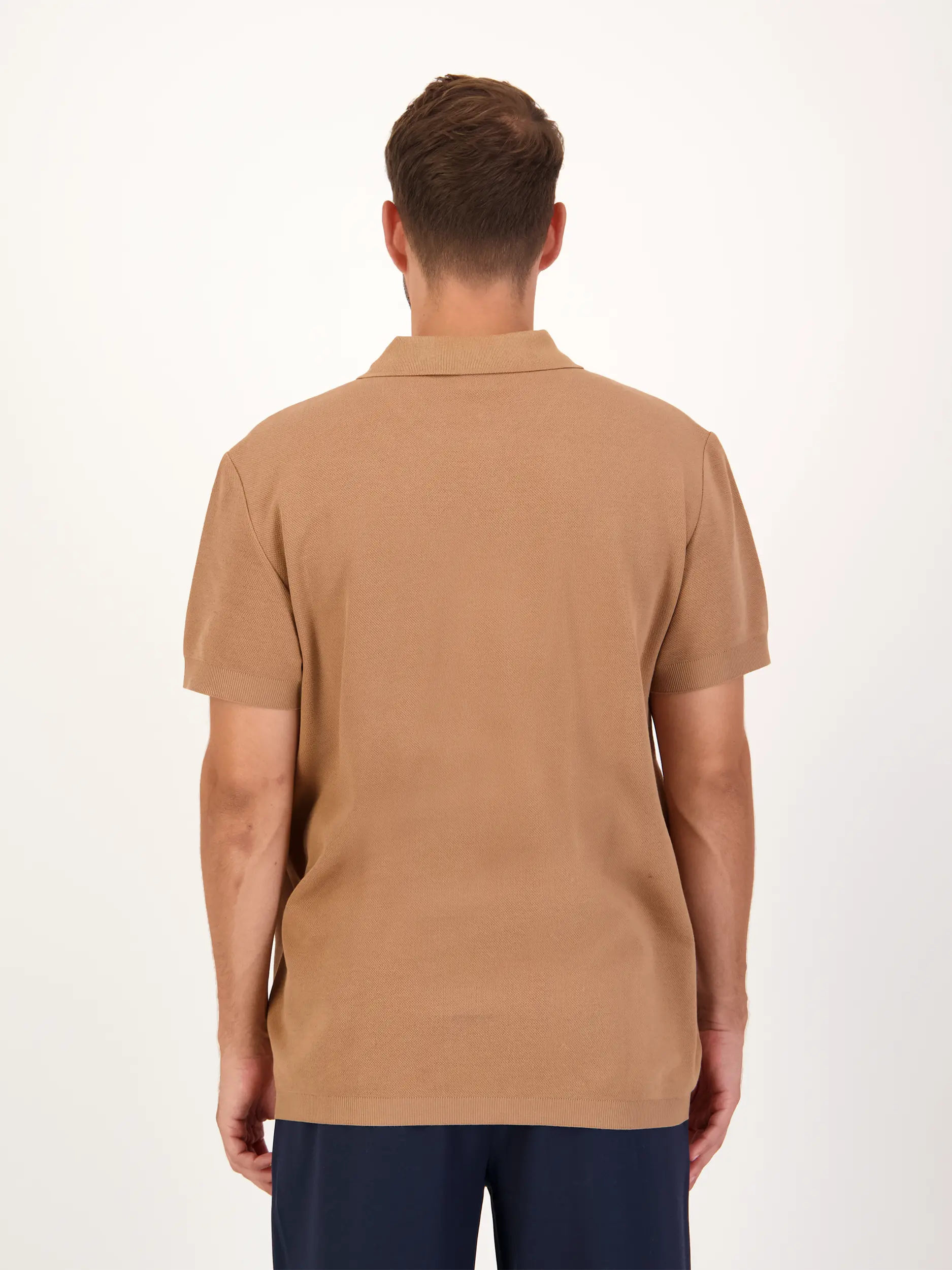 Poloshirt 'Jemma' - Artikel Rückseite getragen von einem Modell - Farbe: Braun