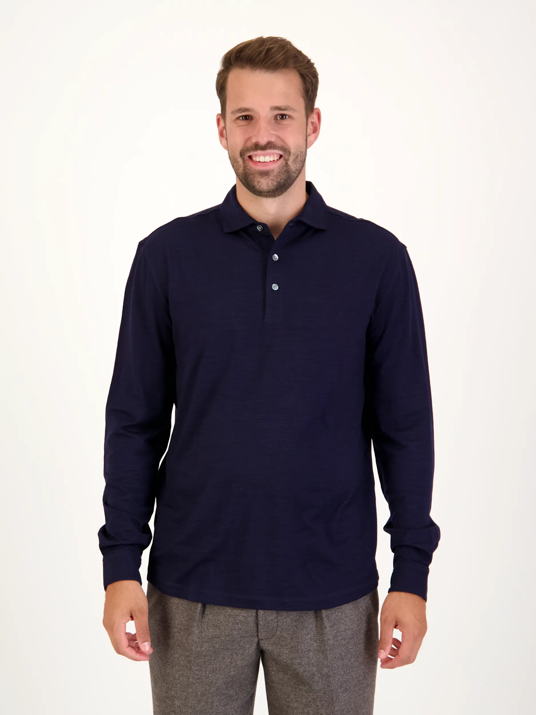 Poloshirt langarm aus Woll-Mix - Artikel Vorderseite getragen von einem Modell - Farbe: Blau