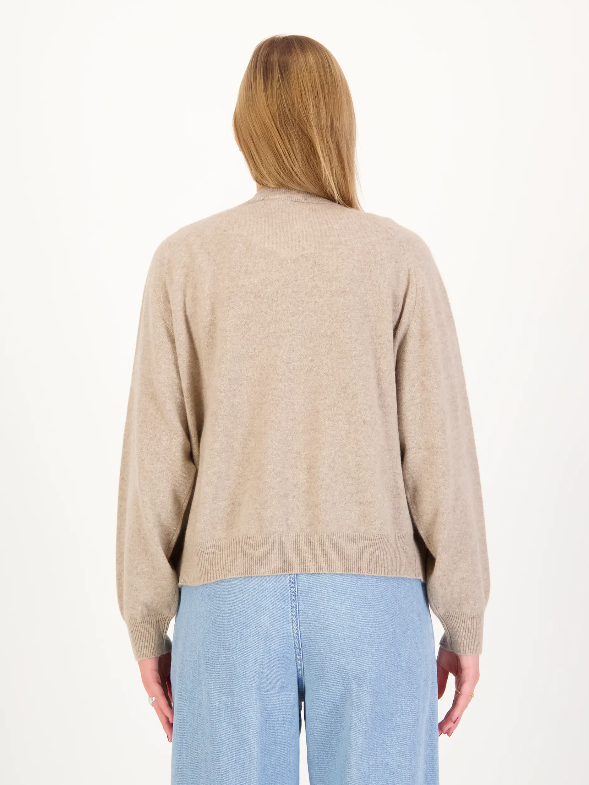 Offene Strickjacke langarm - Artikel Rückseite getragen von einem Modell - Farbe: Beige