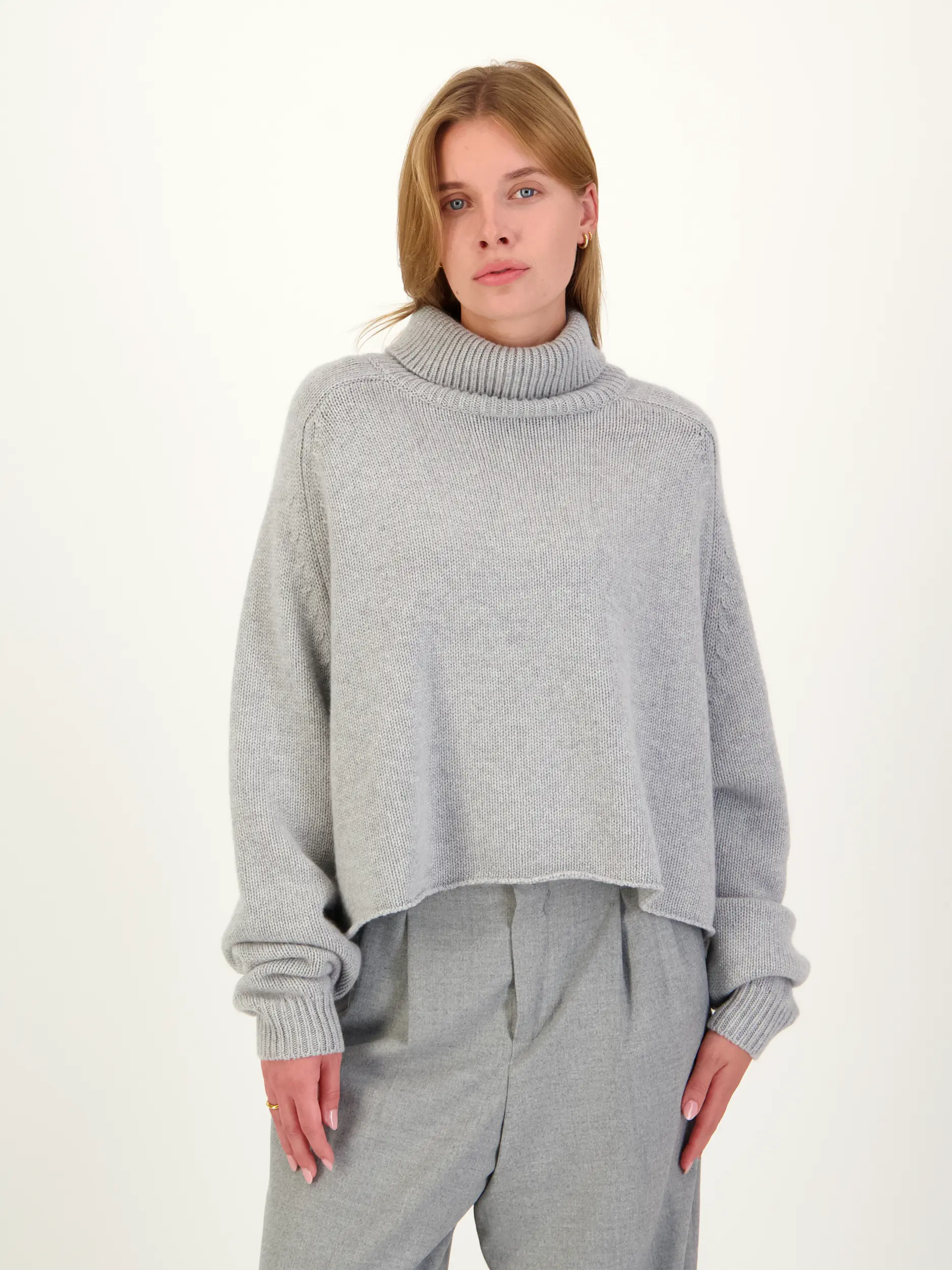 Pullover 'Cathie' - Artikel Vorderseite getragen von einem Modell