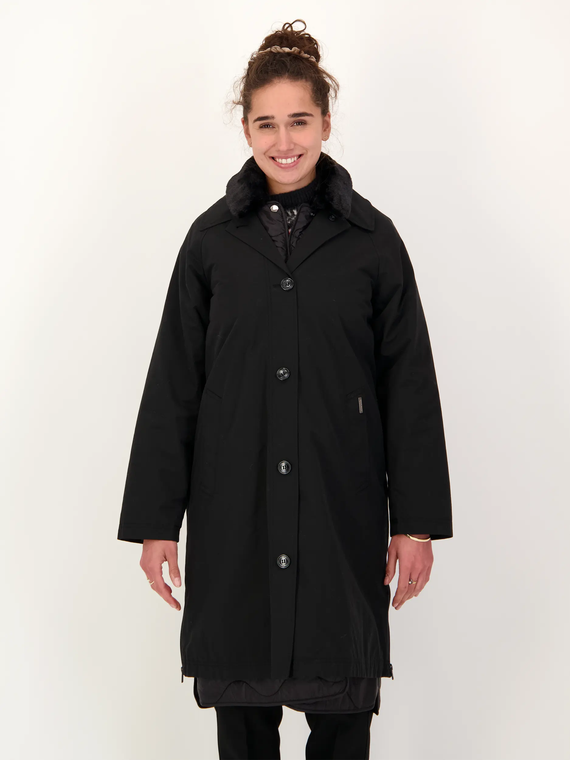 3-in 1 Mantel 'All Weather' - Artikel Vorderseite getragen von einem Modell - Farbe: Schwarz