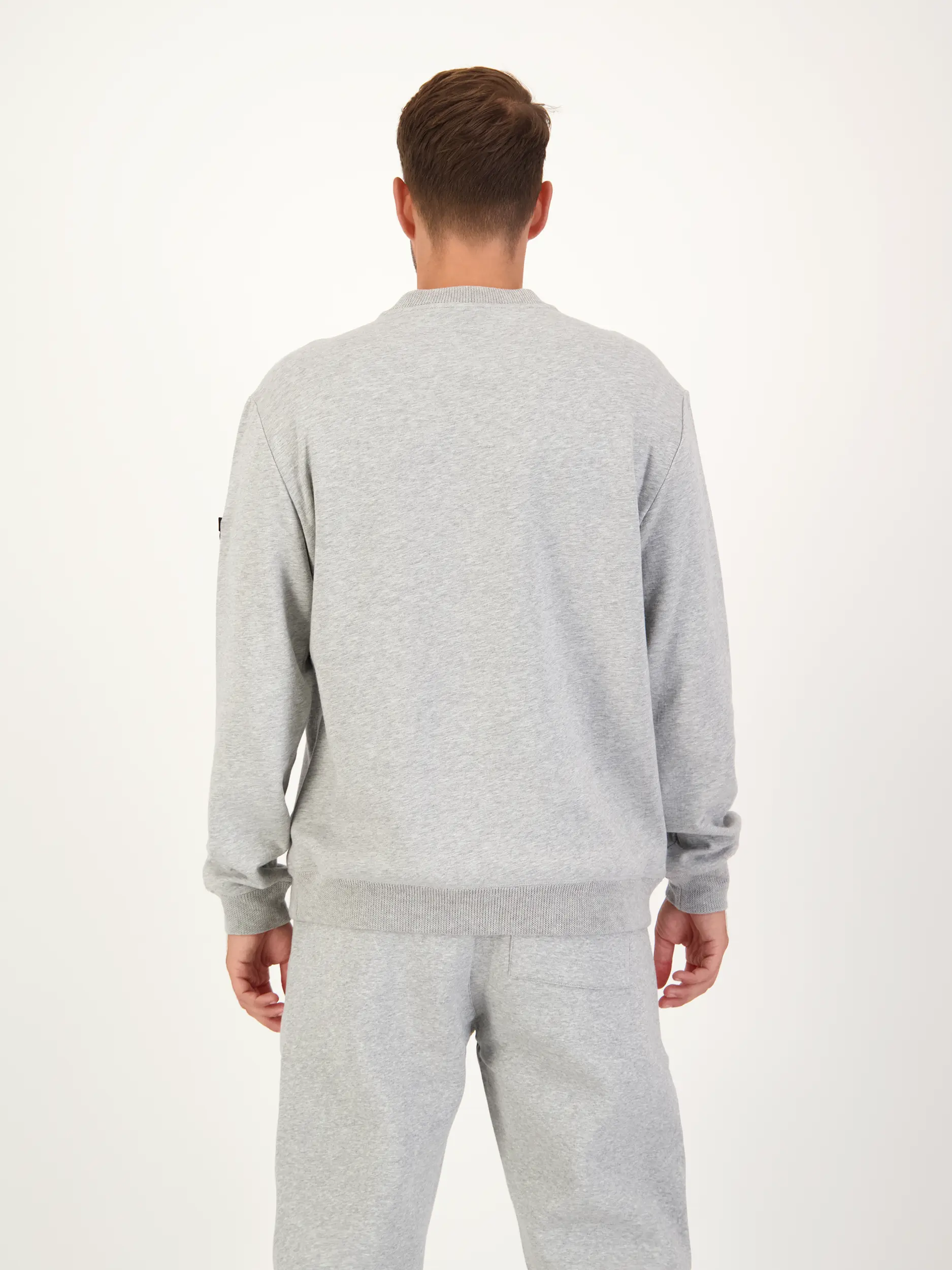 Sweatshirt 'Sefar' - Artikel Rückseite getragen von einem Modell - Farbe: Grau